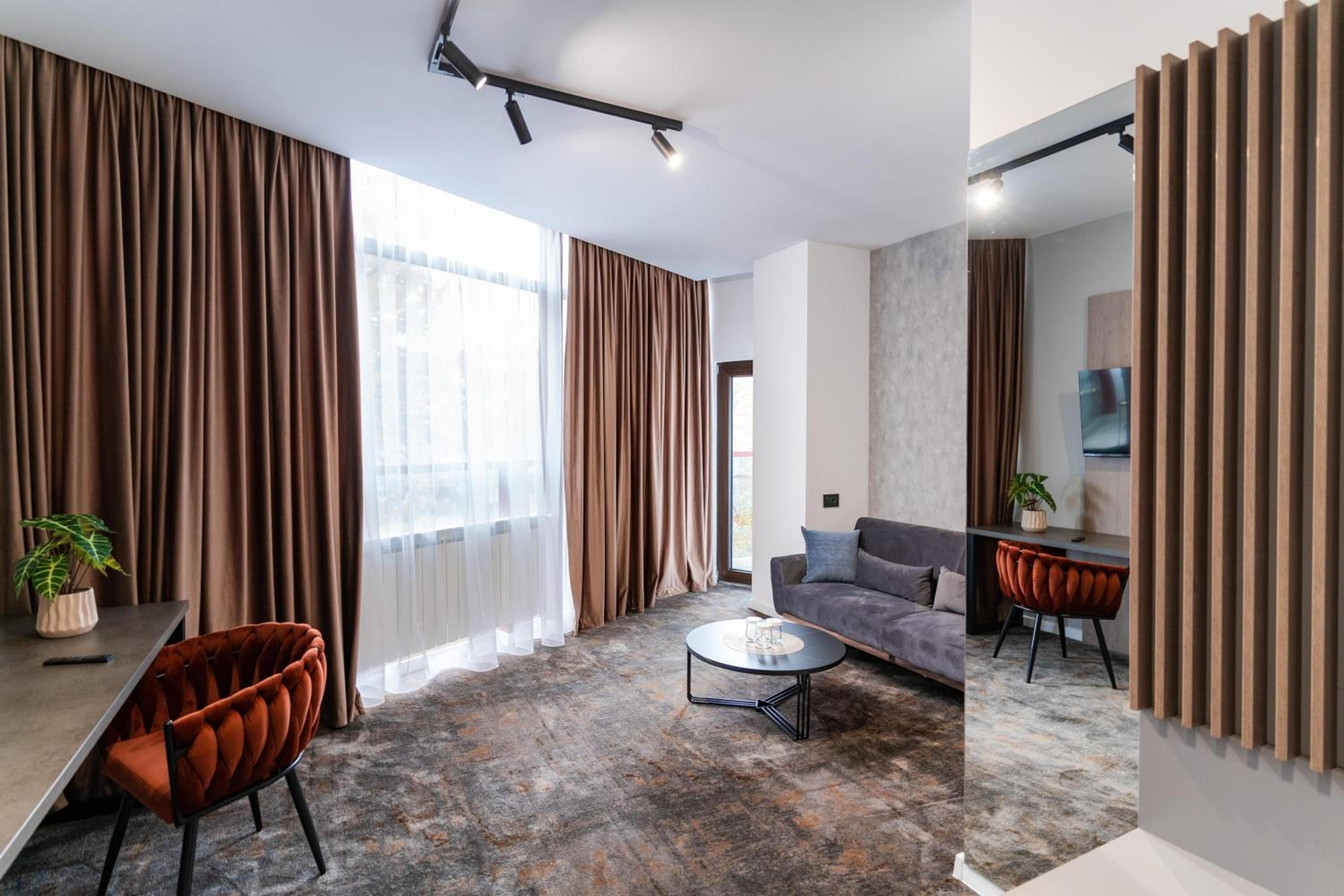 Deluxe Apartment