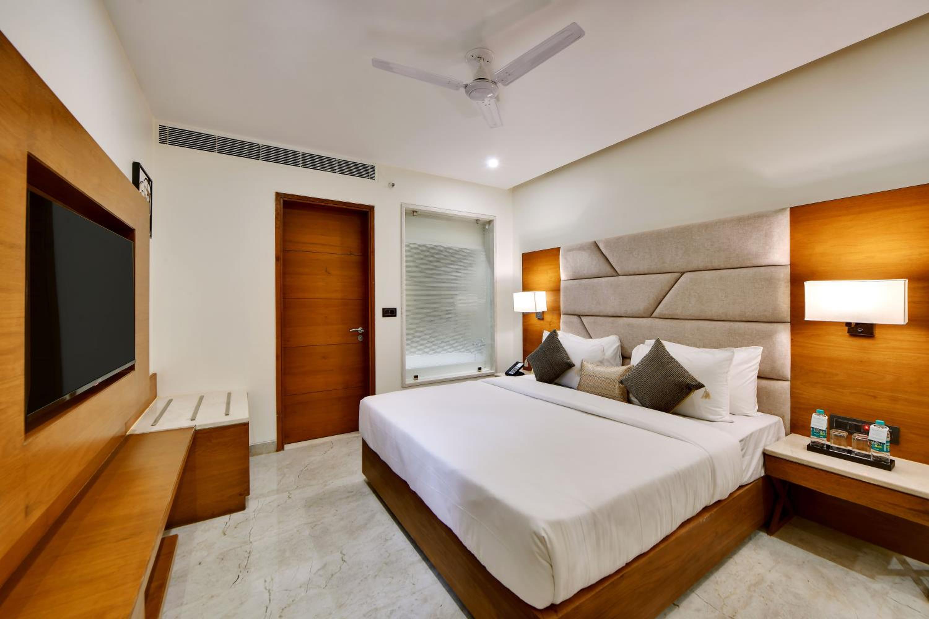Hazel Suite - Photo 2