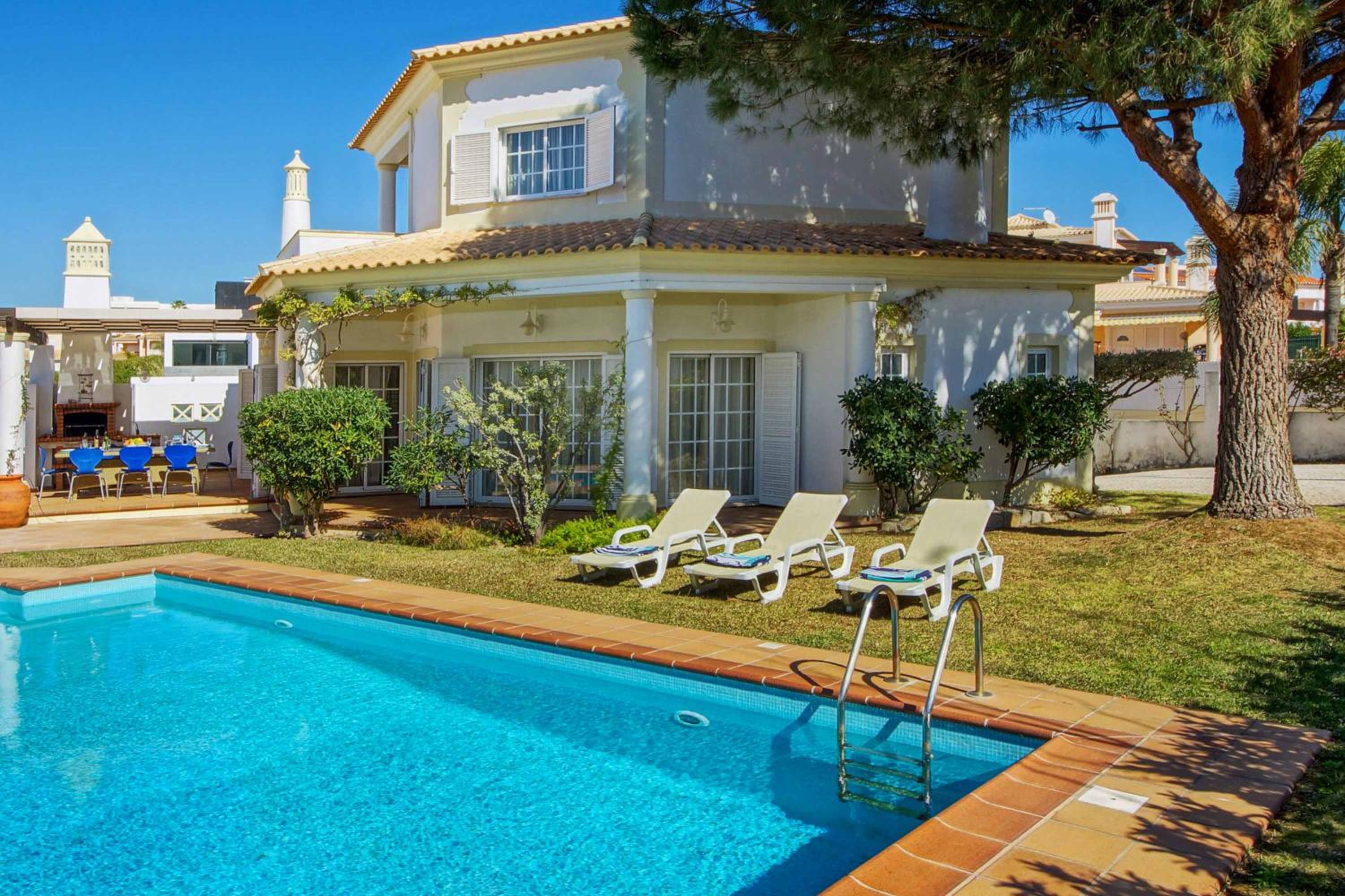 Four-Bedroom Villa photo 1