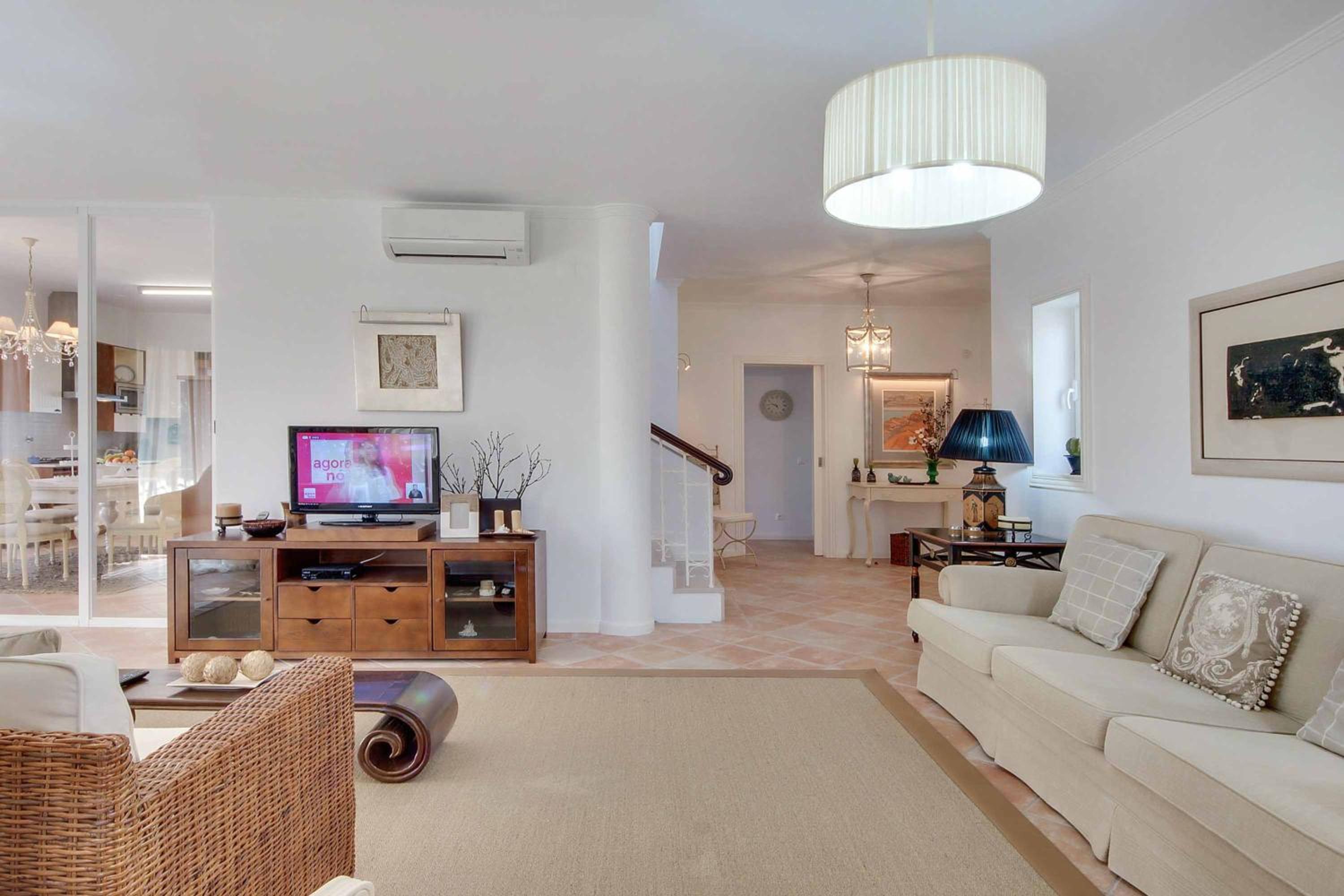 Four-Bedroom Villa photo 2