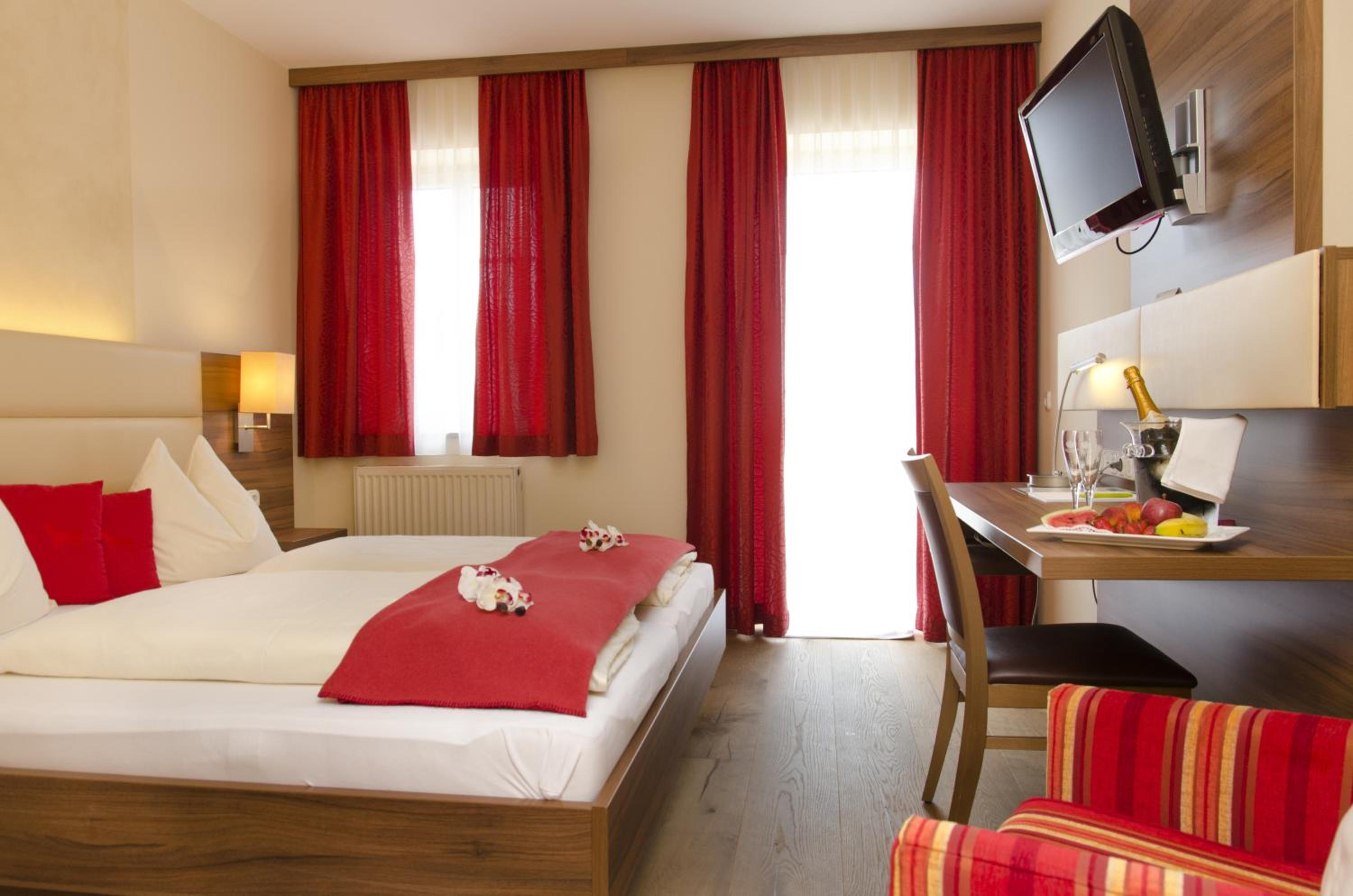 Superior Double or Twin Room - Photo 1