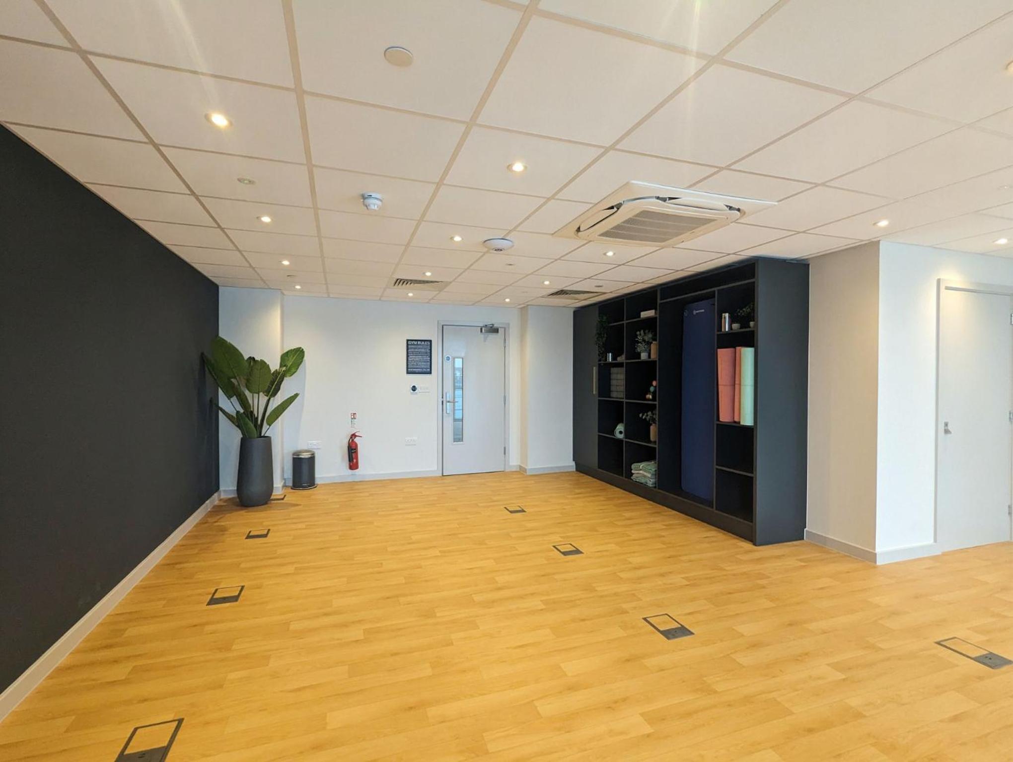 Two-Bedroom Apartment With Harbour View photo 2