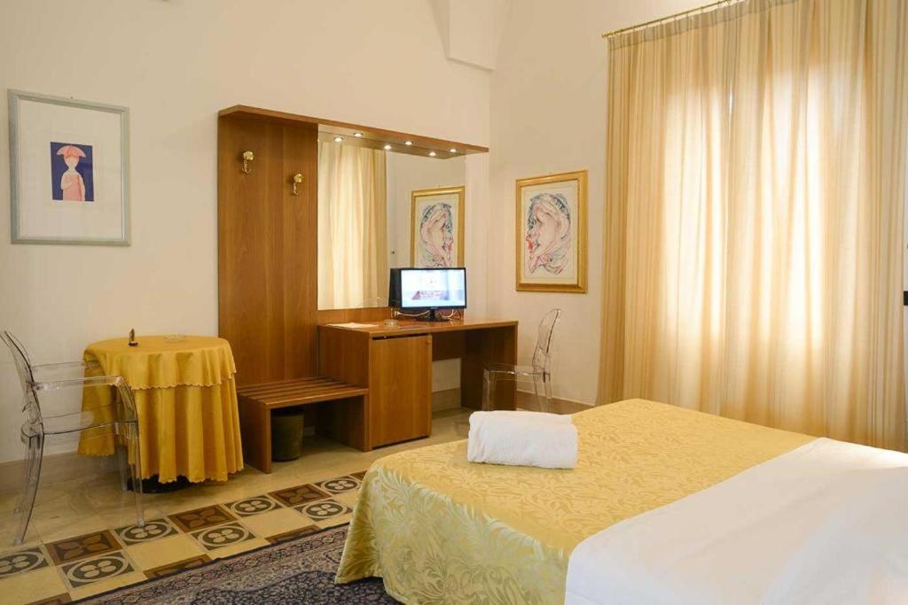 Standard Double Room - Photo 1