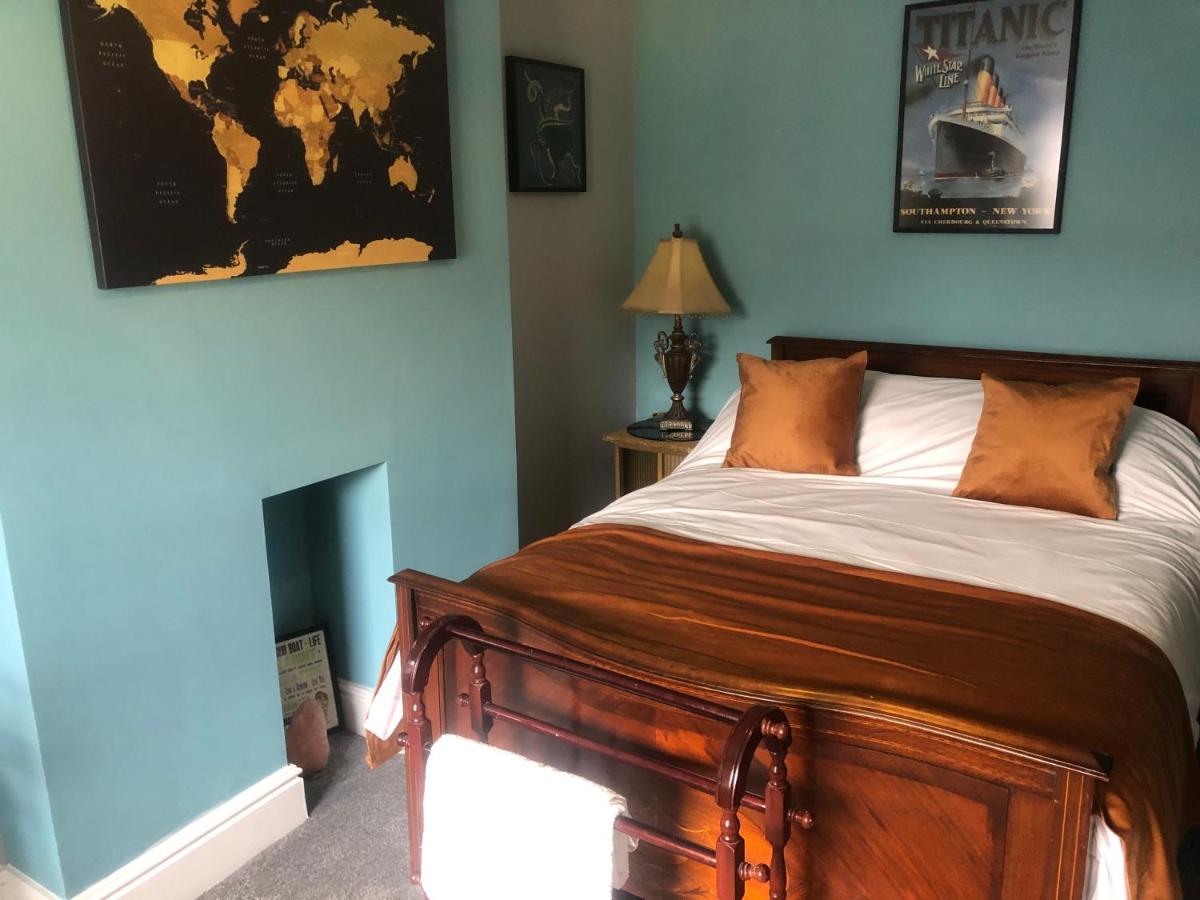 Budget Double Room photo 2