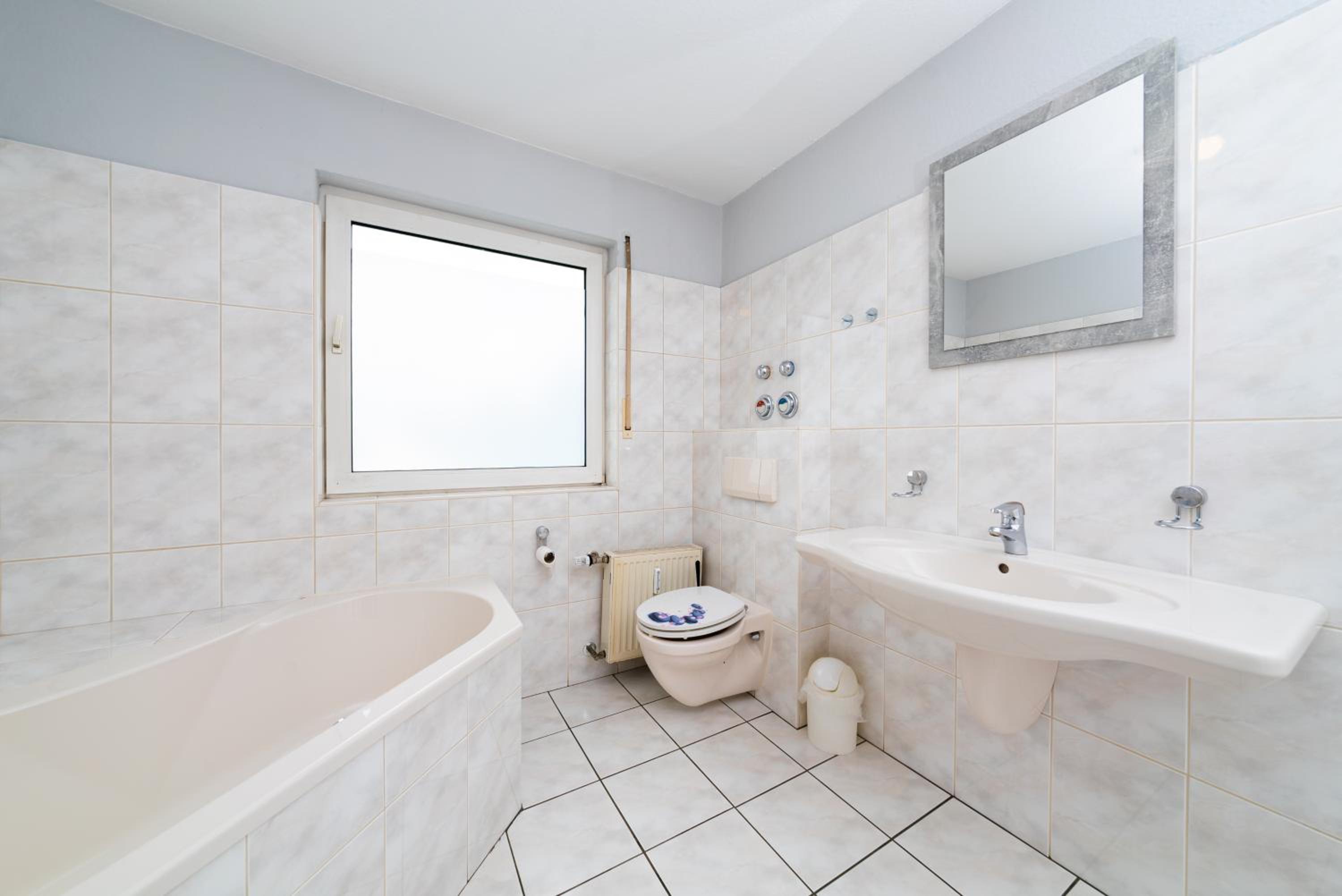 Two-Bedroom Apartment - Photo 9