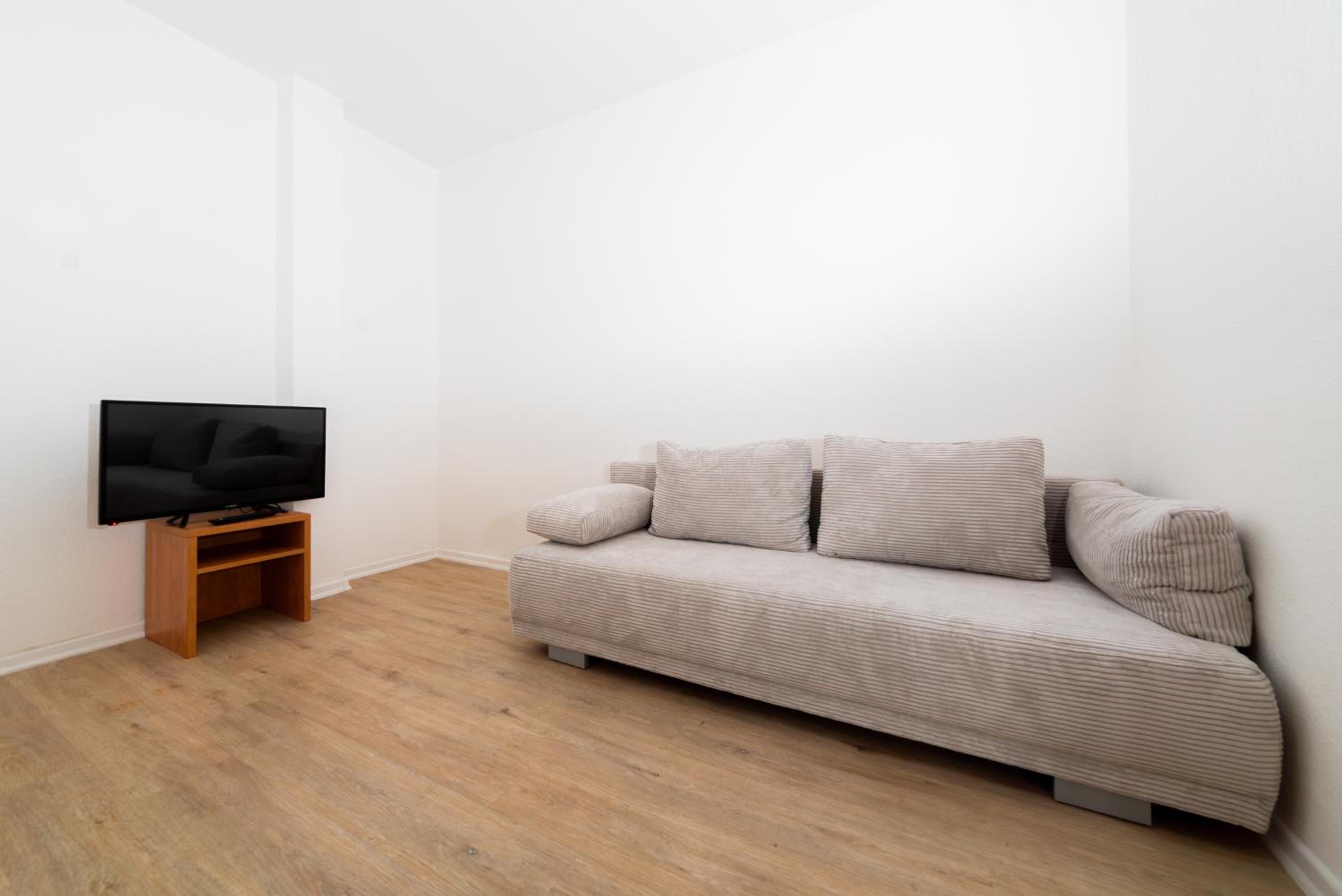 Family Room - Photo 3