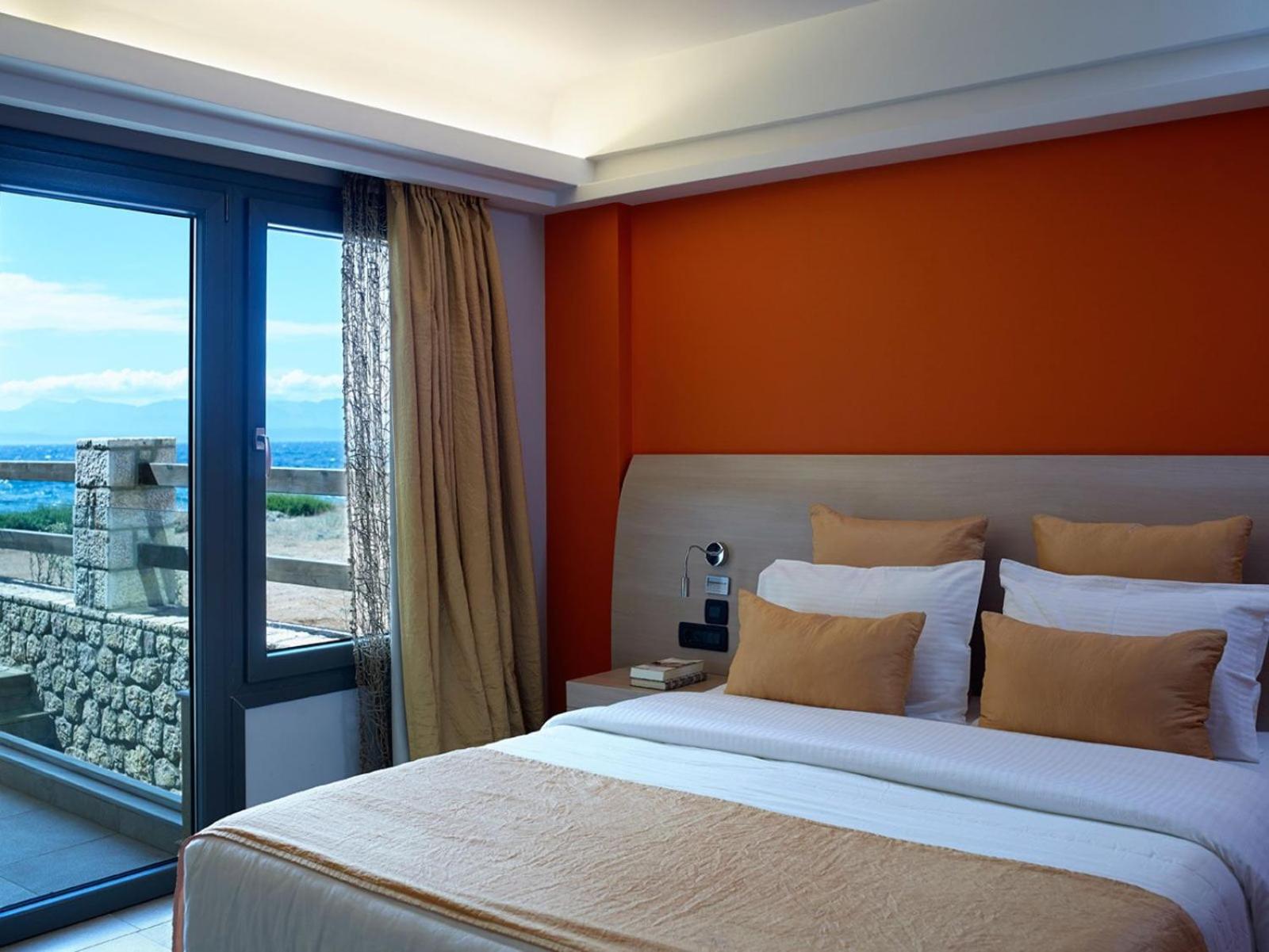 Honeymoon Suite Sea View with Hot Tub
