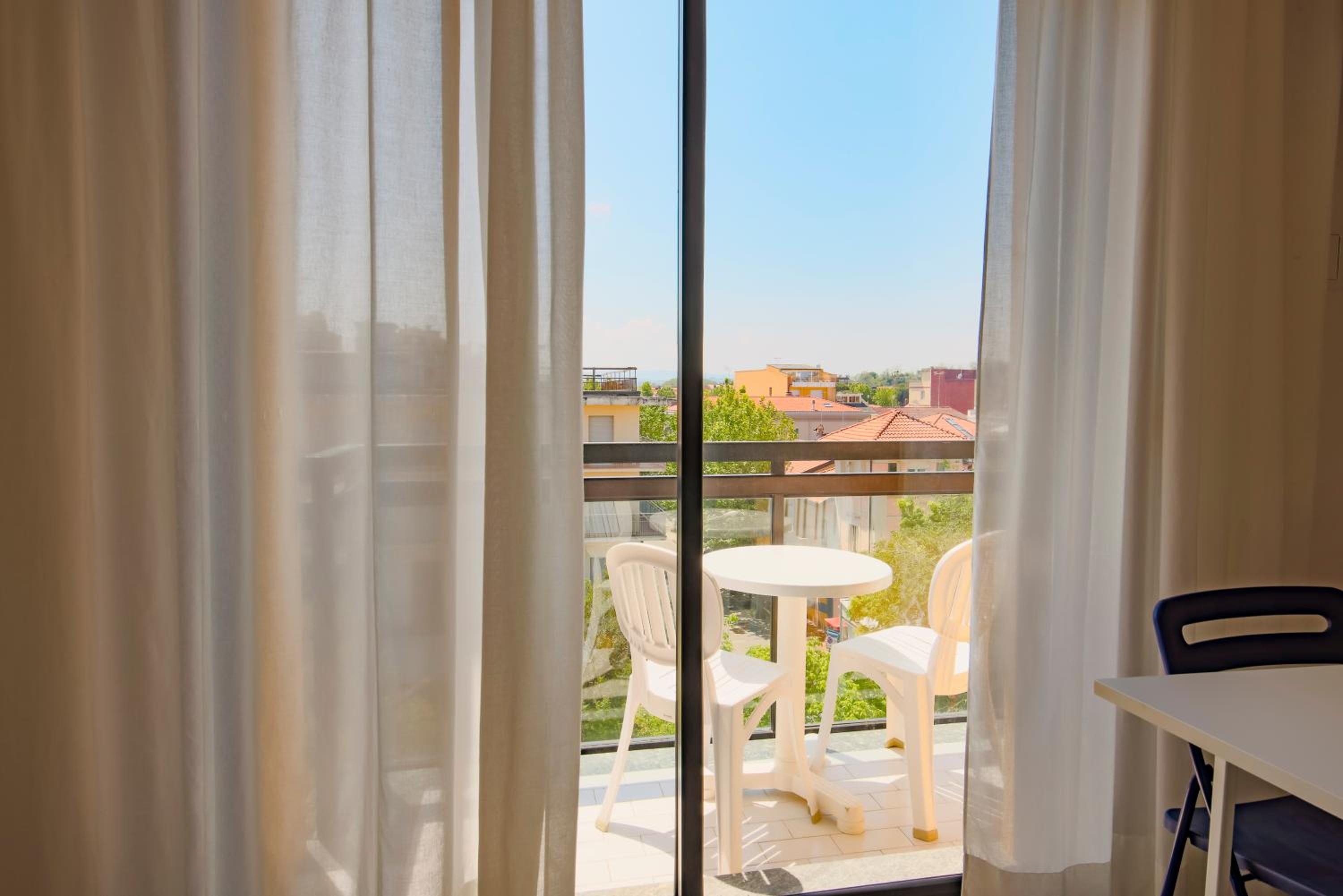 Apartment with Balcony photo 2