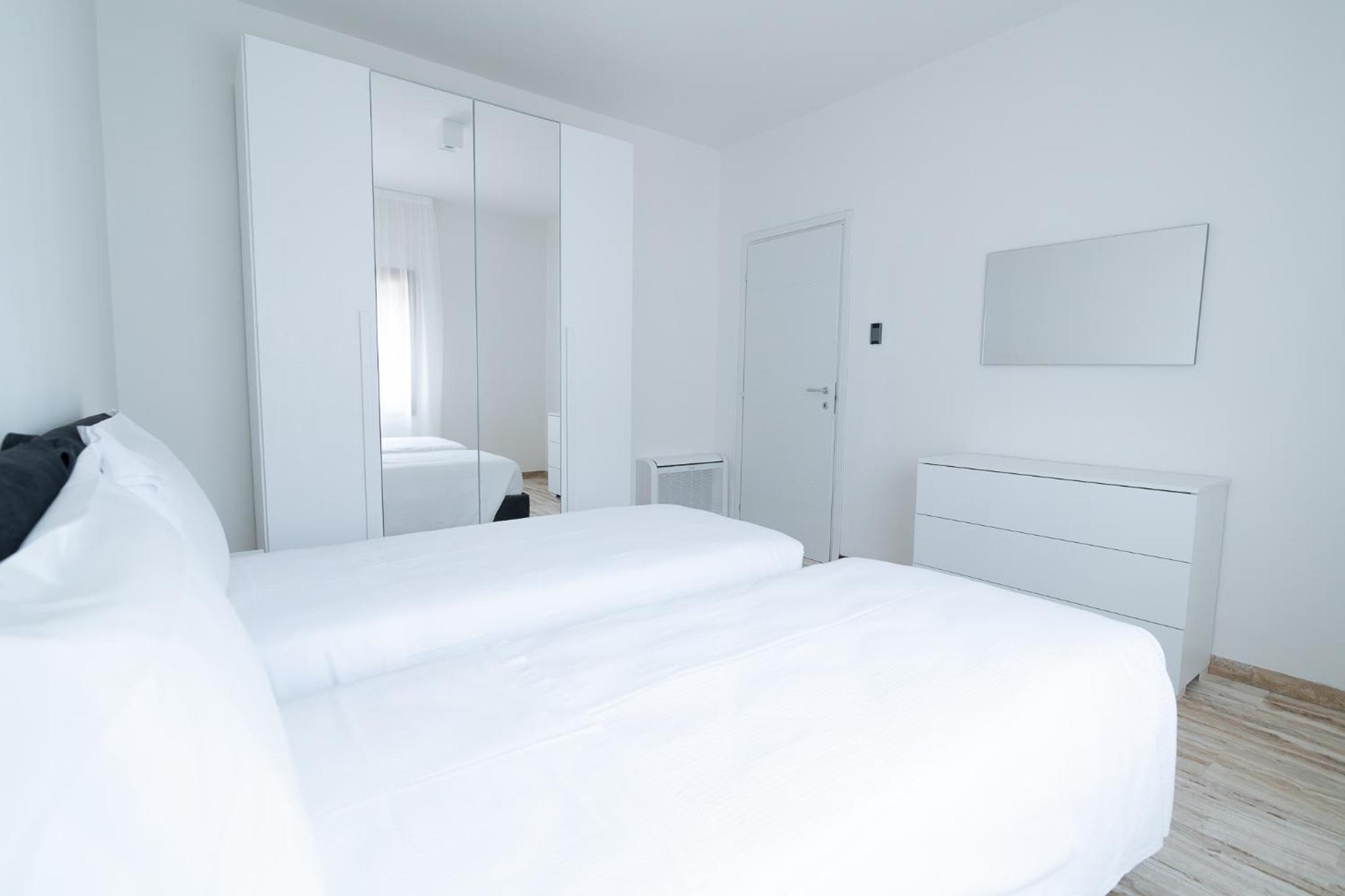 One-Bedroom Apartment - Photo 5