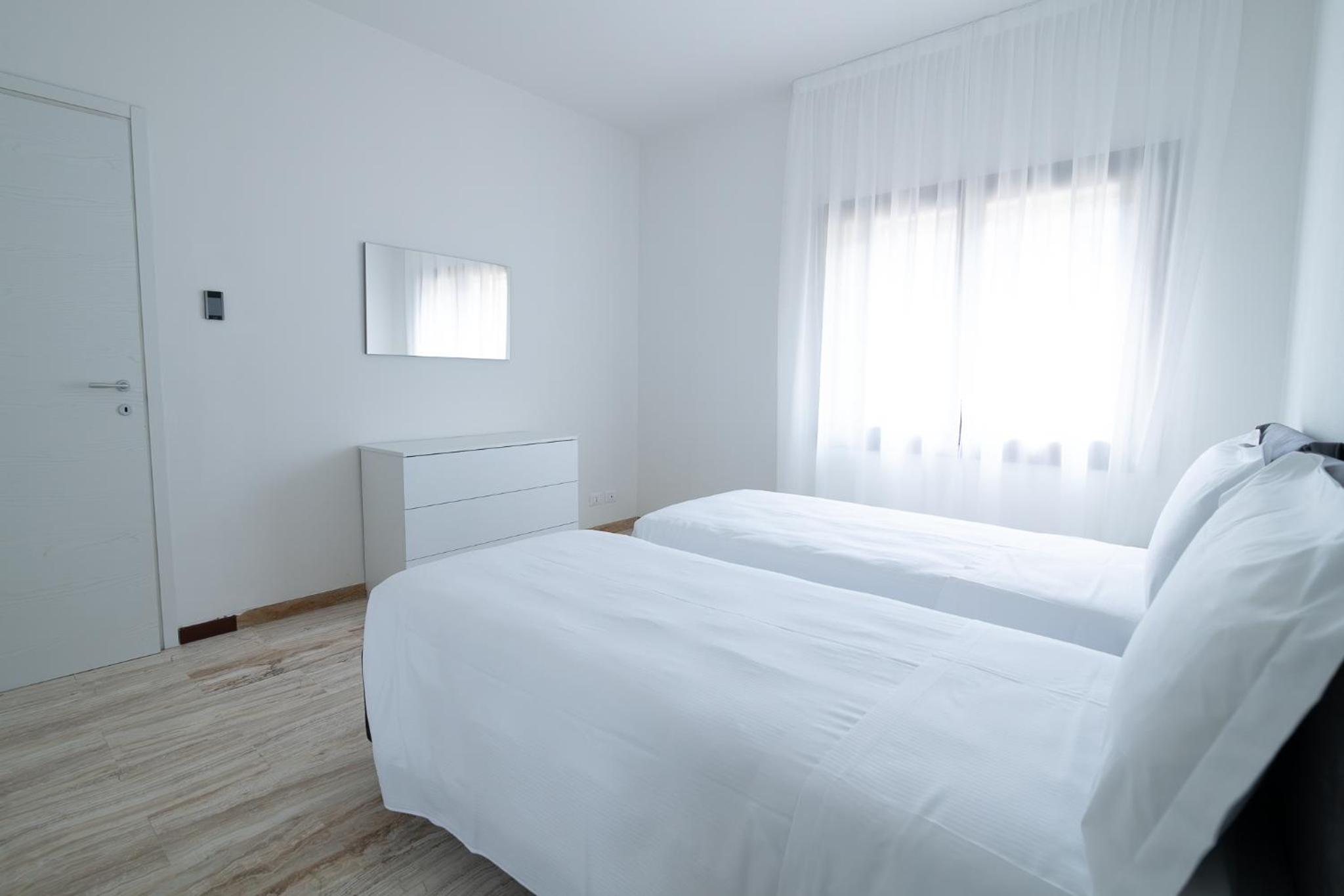One-Bedroom Apartment - Photo 4