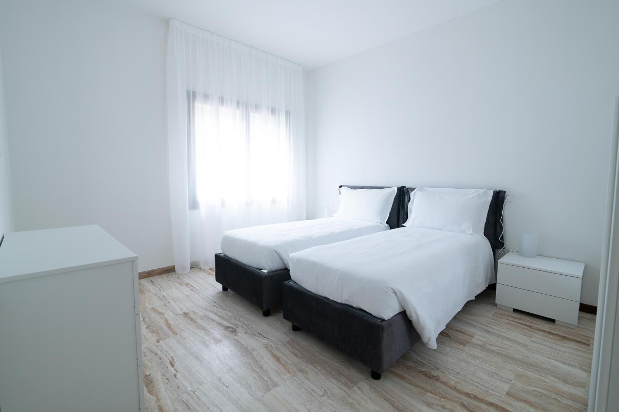 One-Bedroom Apartment - Photo 8