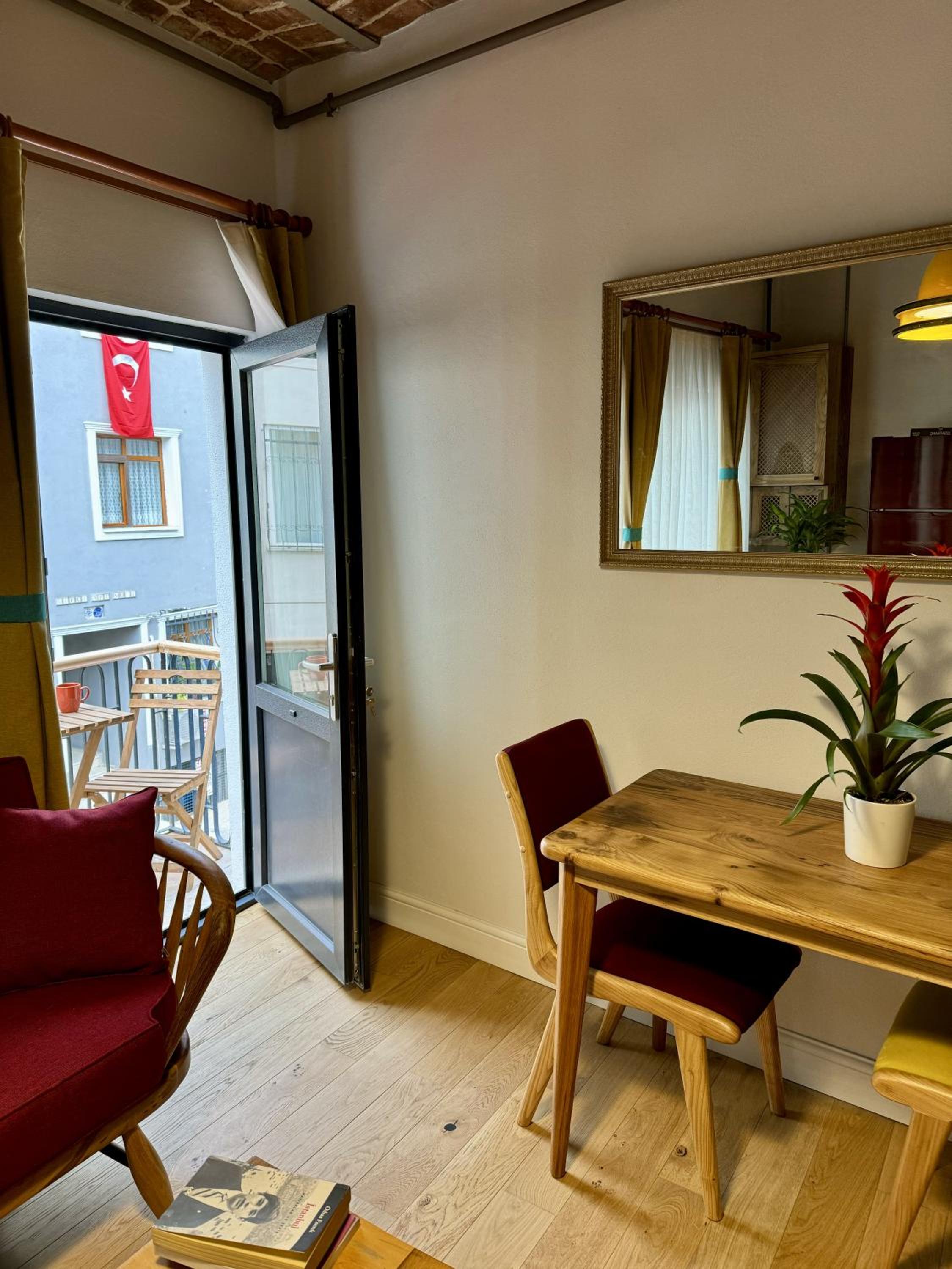 Apartment With Balcony photo 2