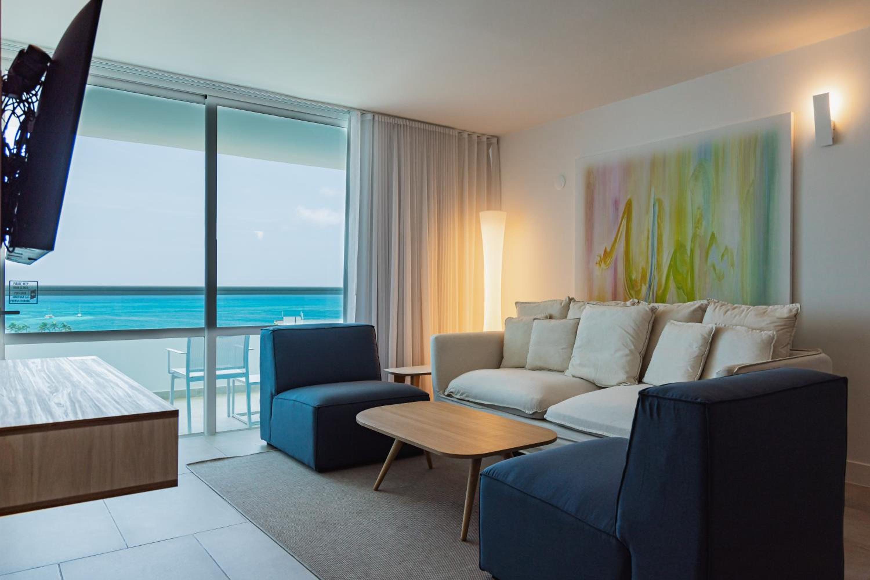 One-Bedroom King Suite with Ocean View - Non-Smoking - Photo 5