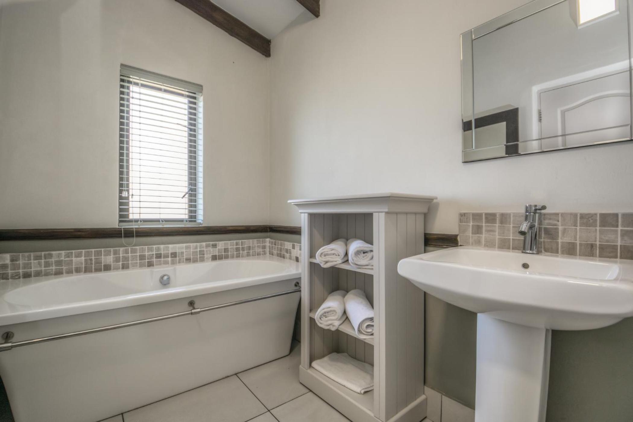 Deluxe Double or Twin Room with Balcony photo 3