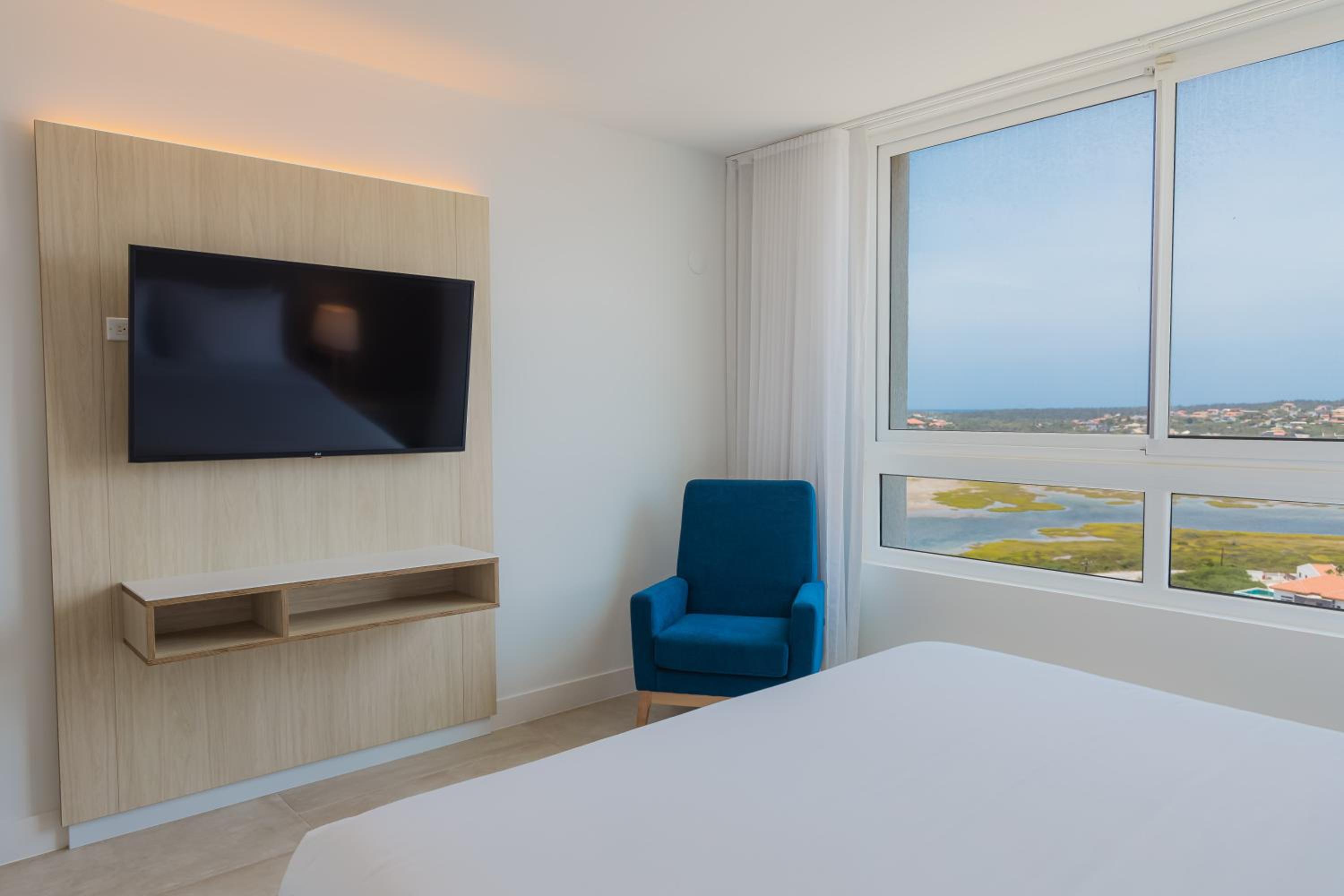 Two-Bedroom Premium Suite with Island View  - Photo 8