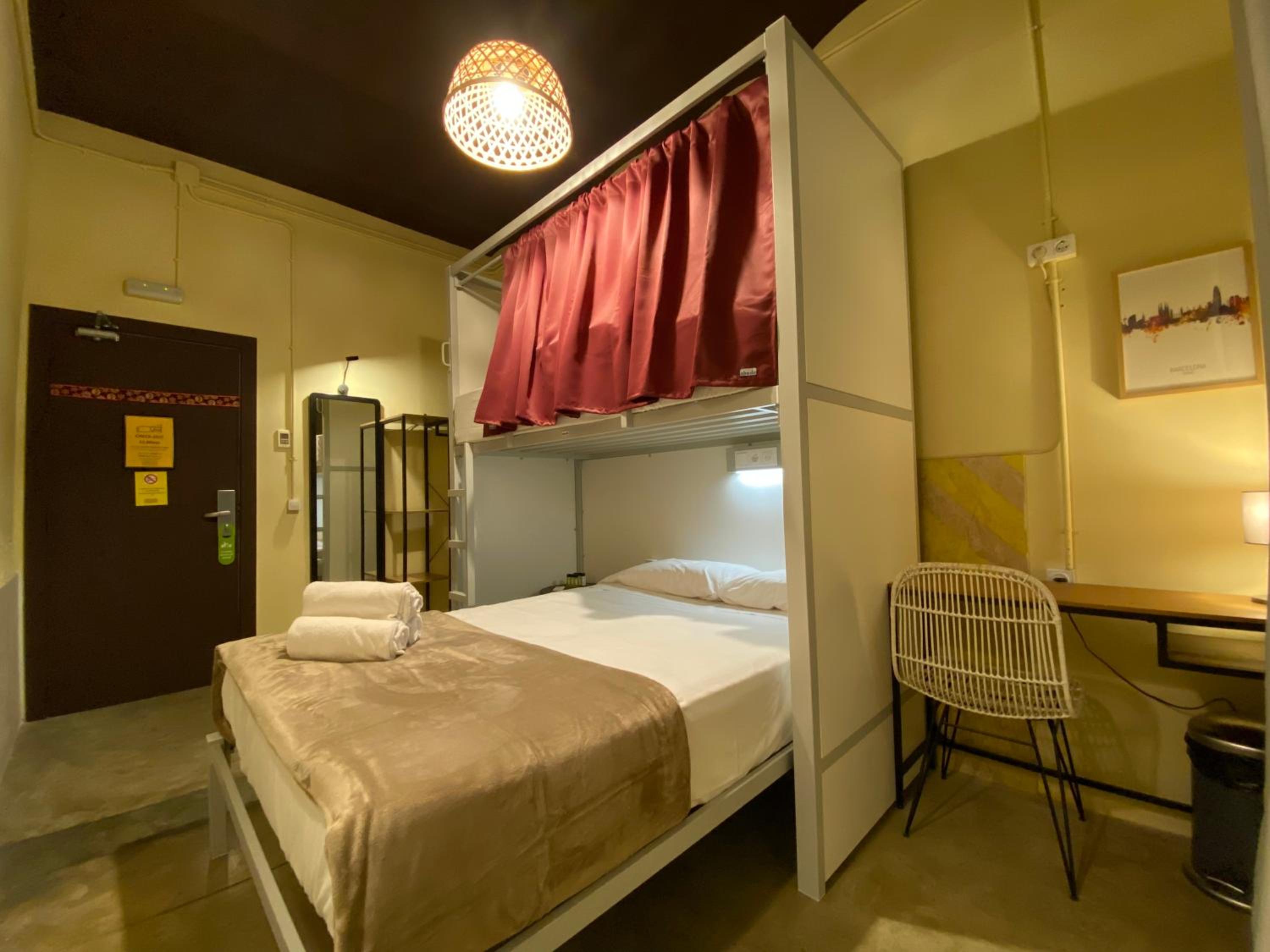 Triple Room with Shared Bathroom photo 2