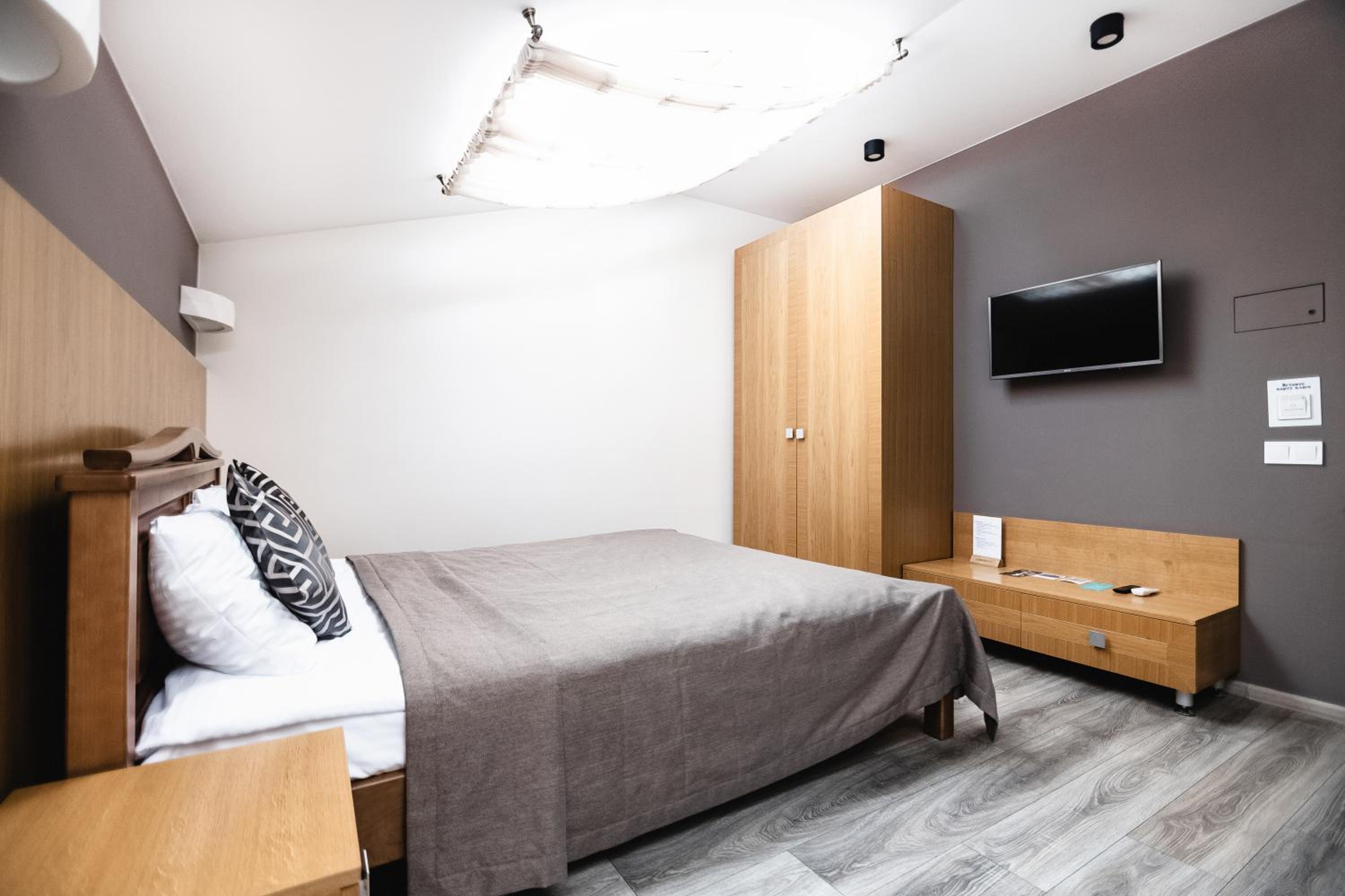 Standard King Room