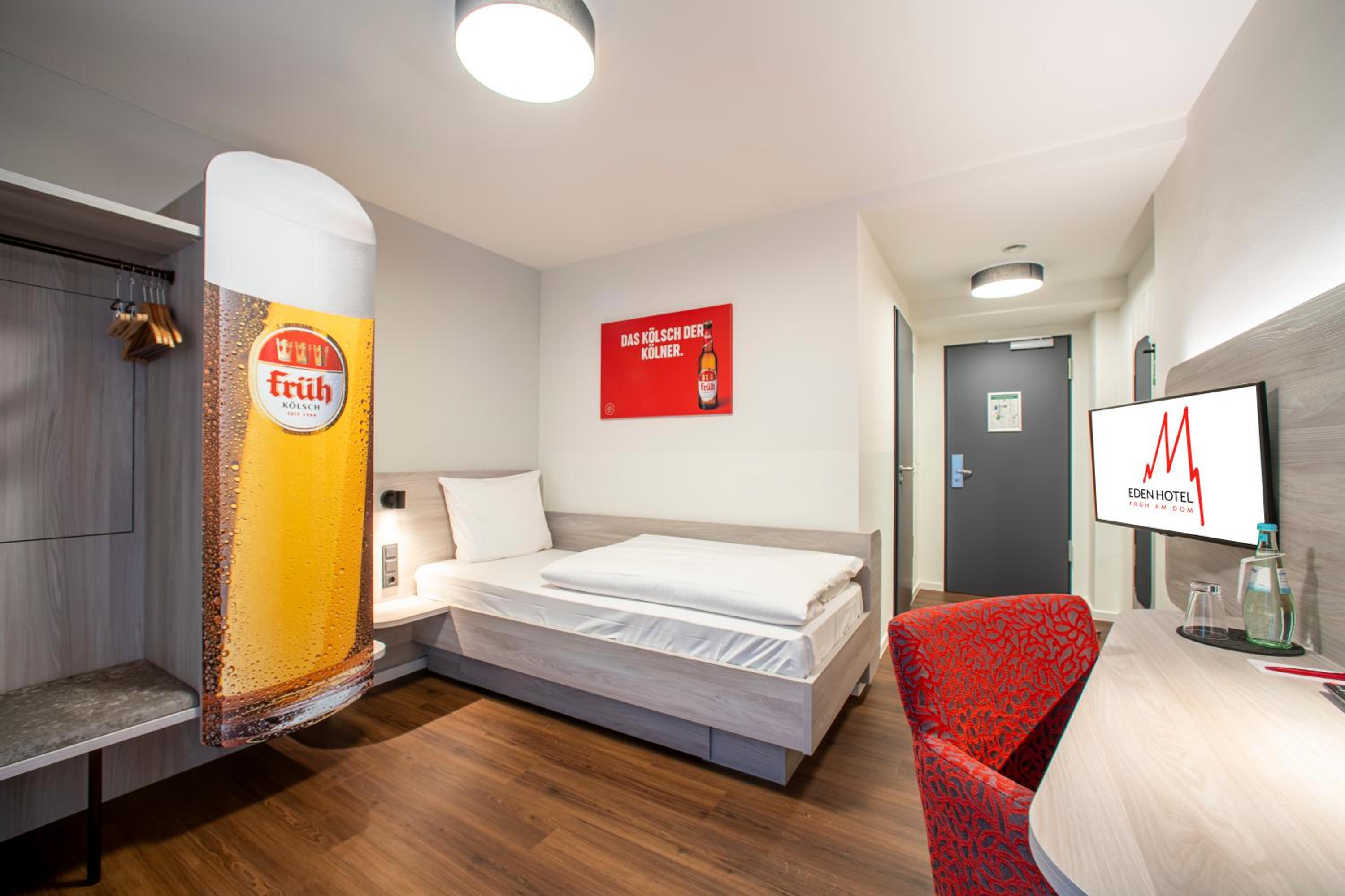 Single Room with Balcony photo 3