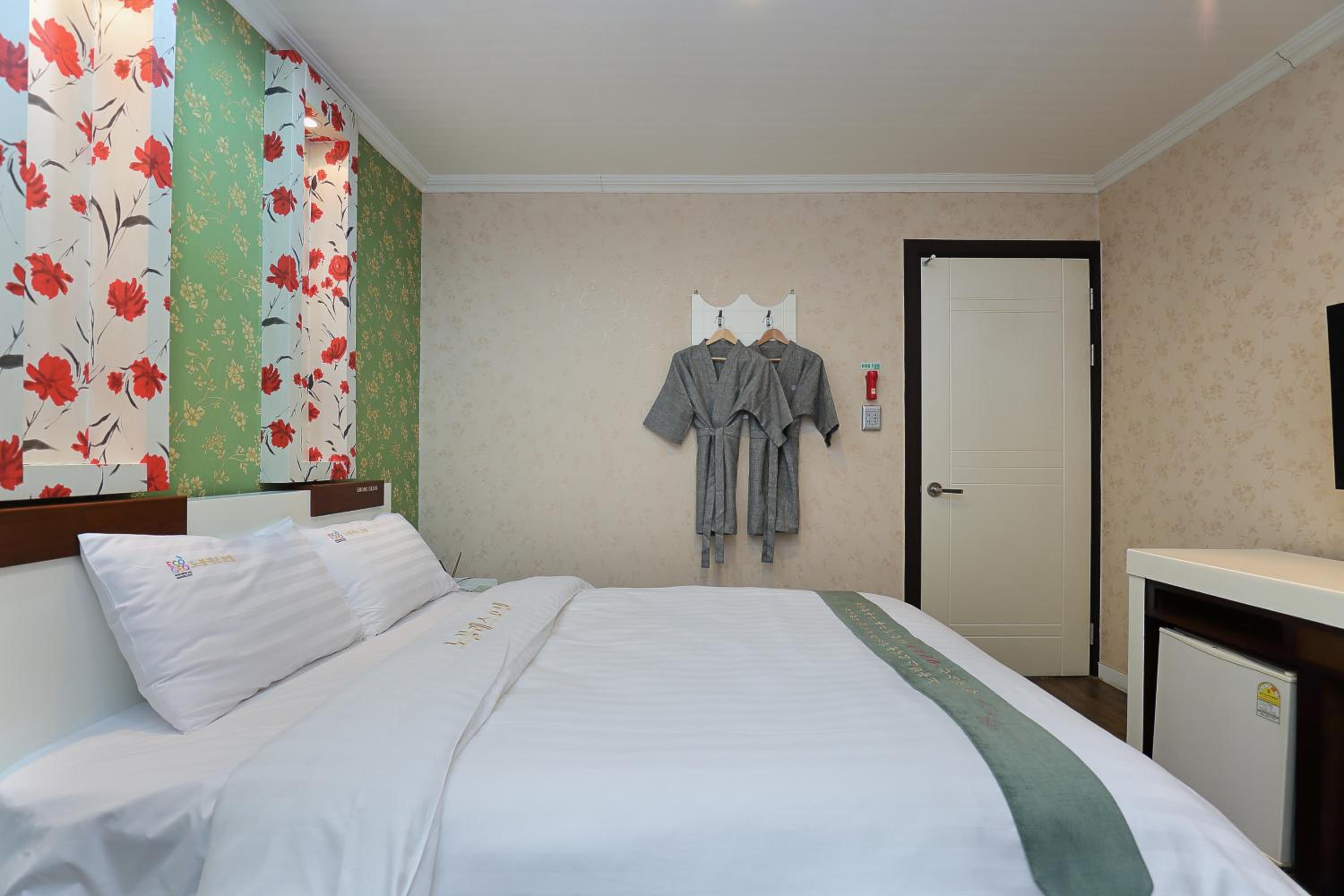 Double Room - Photo 1