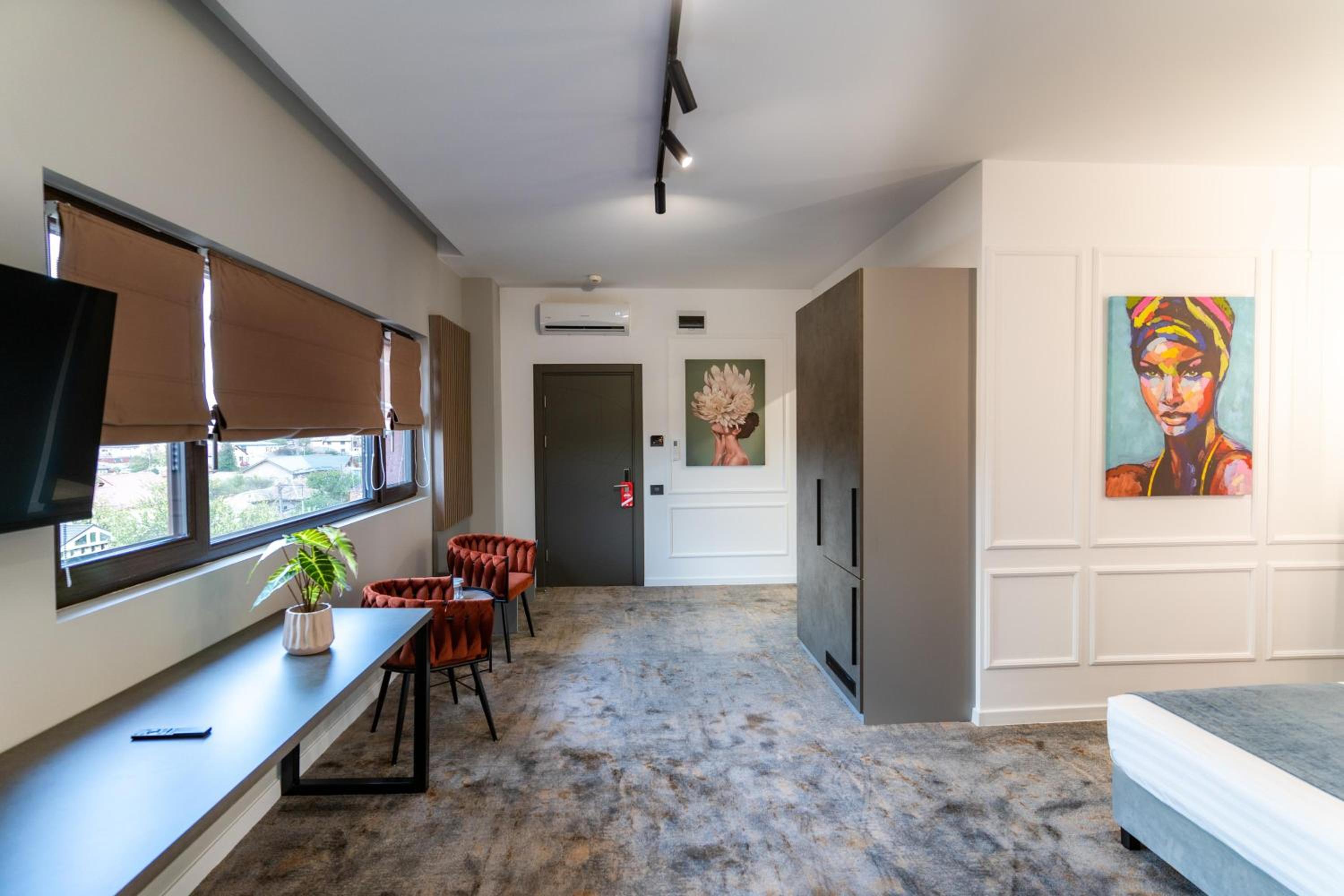 Superior King Room - Photo 7