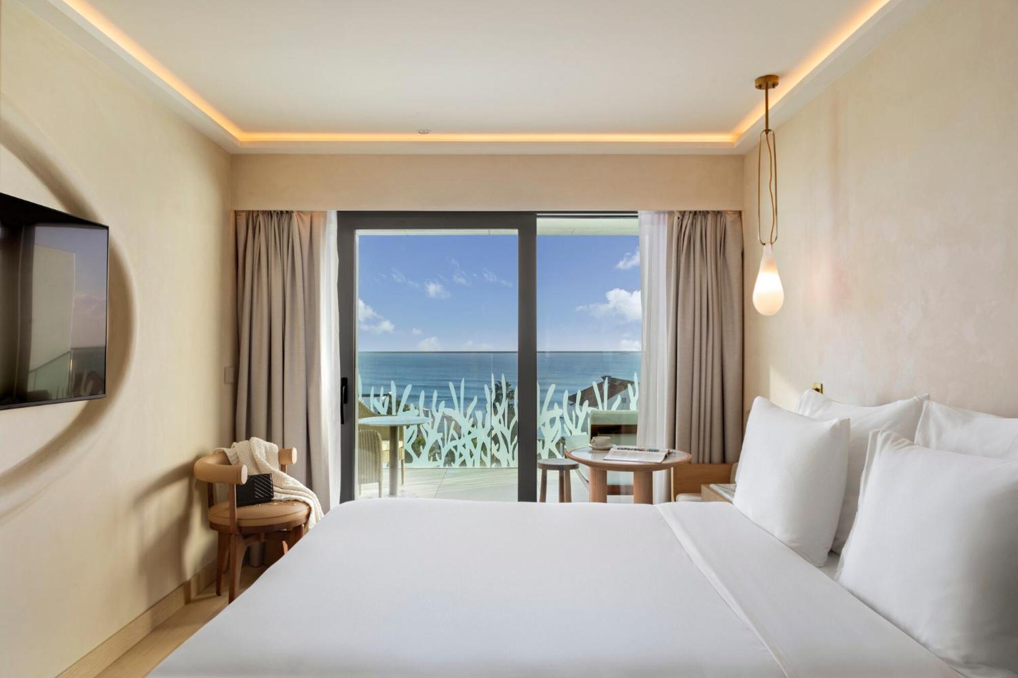 Double or Twin Room Front Ocean View