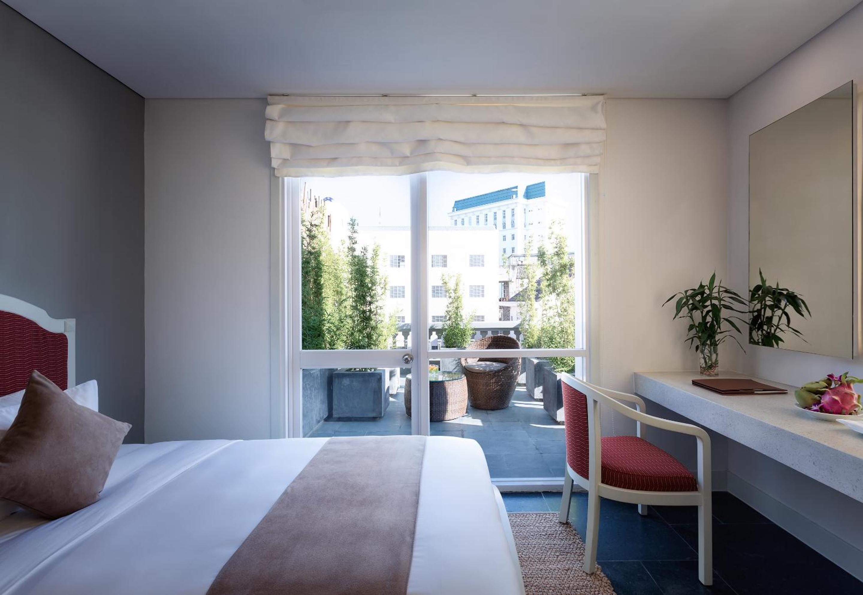 Alba Junior Suite with City View - Photo 3