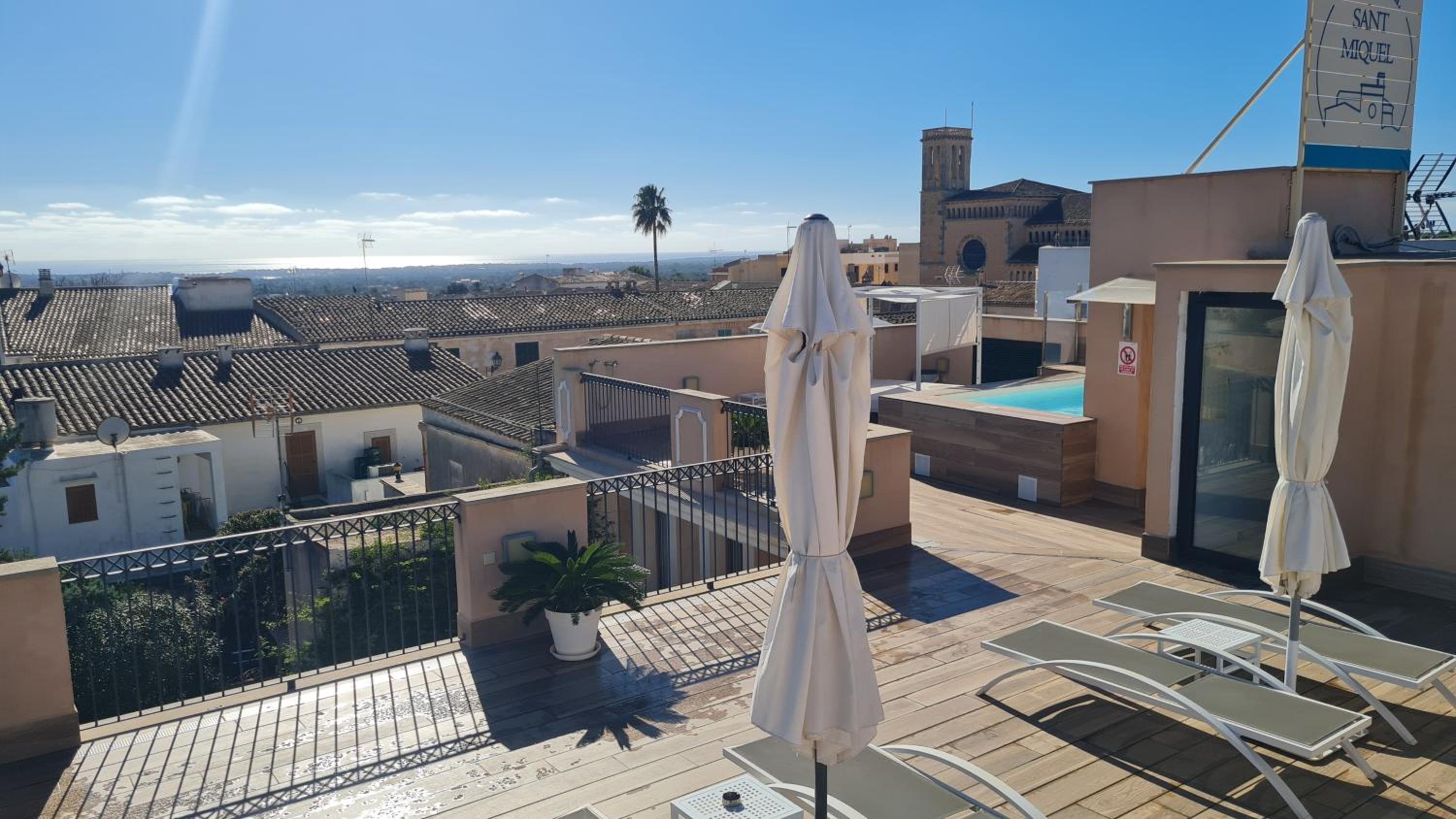 Superior Double Room with Balcony - Disability Access photo 3