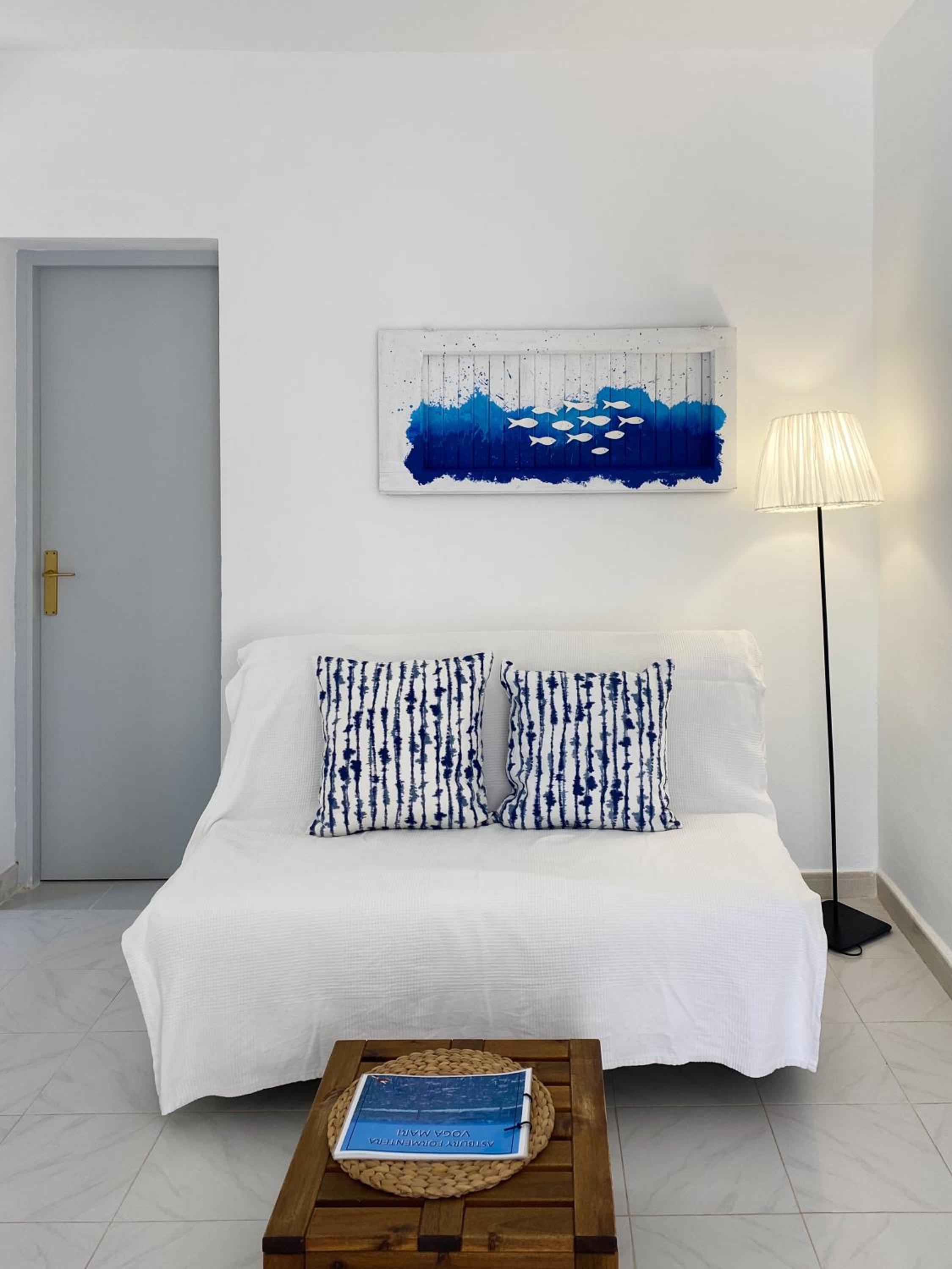 Apartment with Sea View - Photo 6