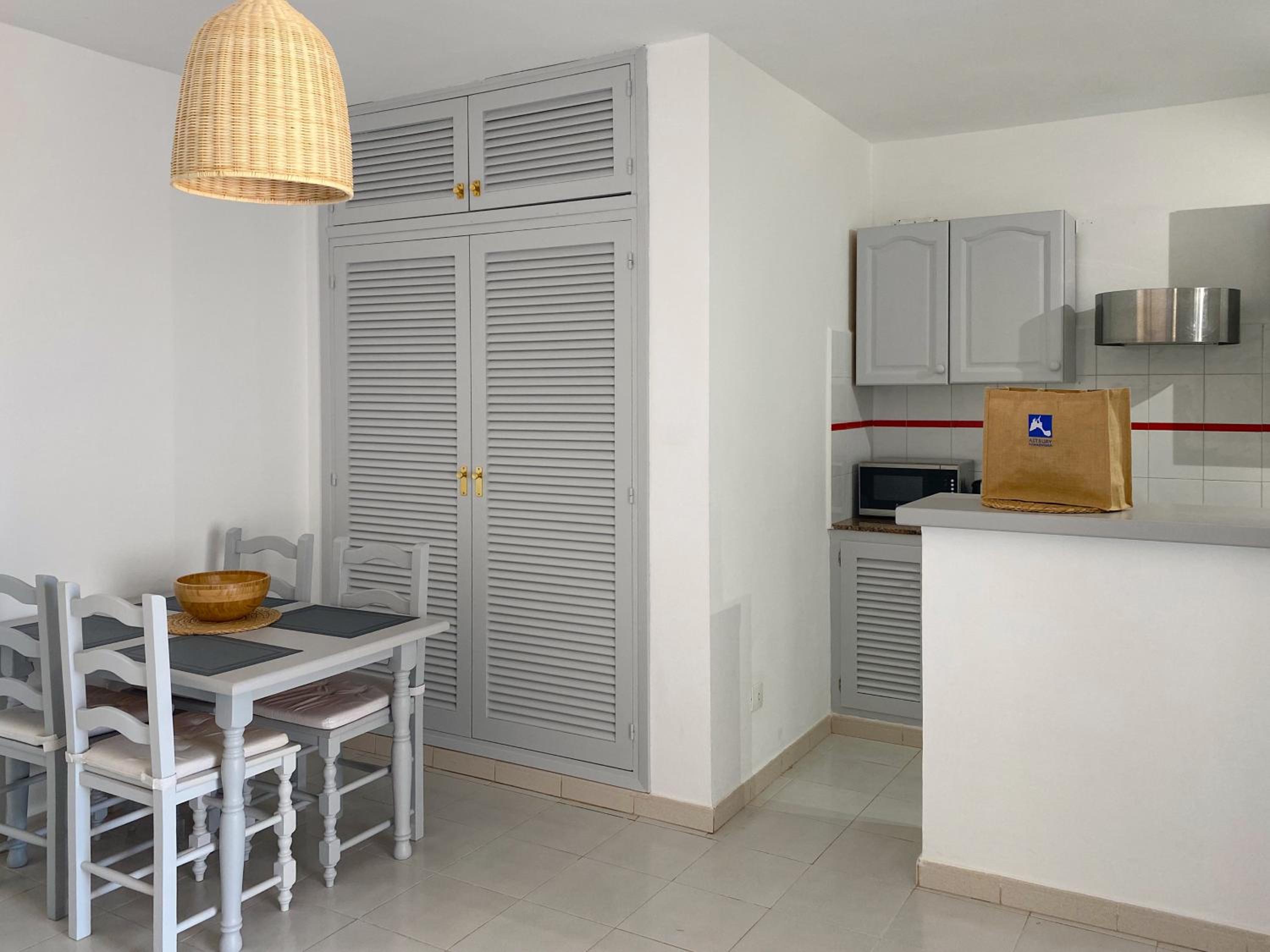 Apartment with Sea View - Photo 12