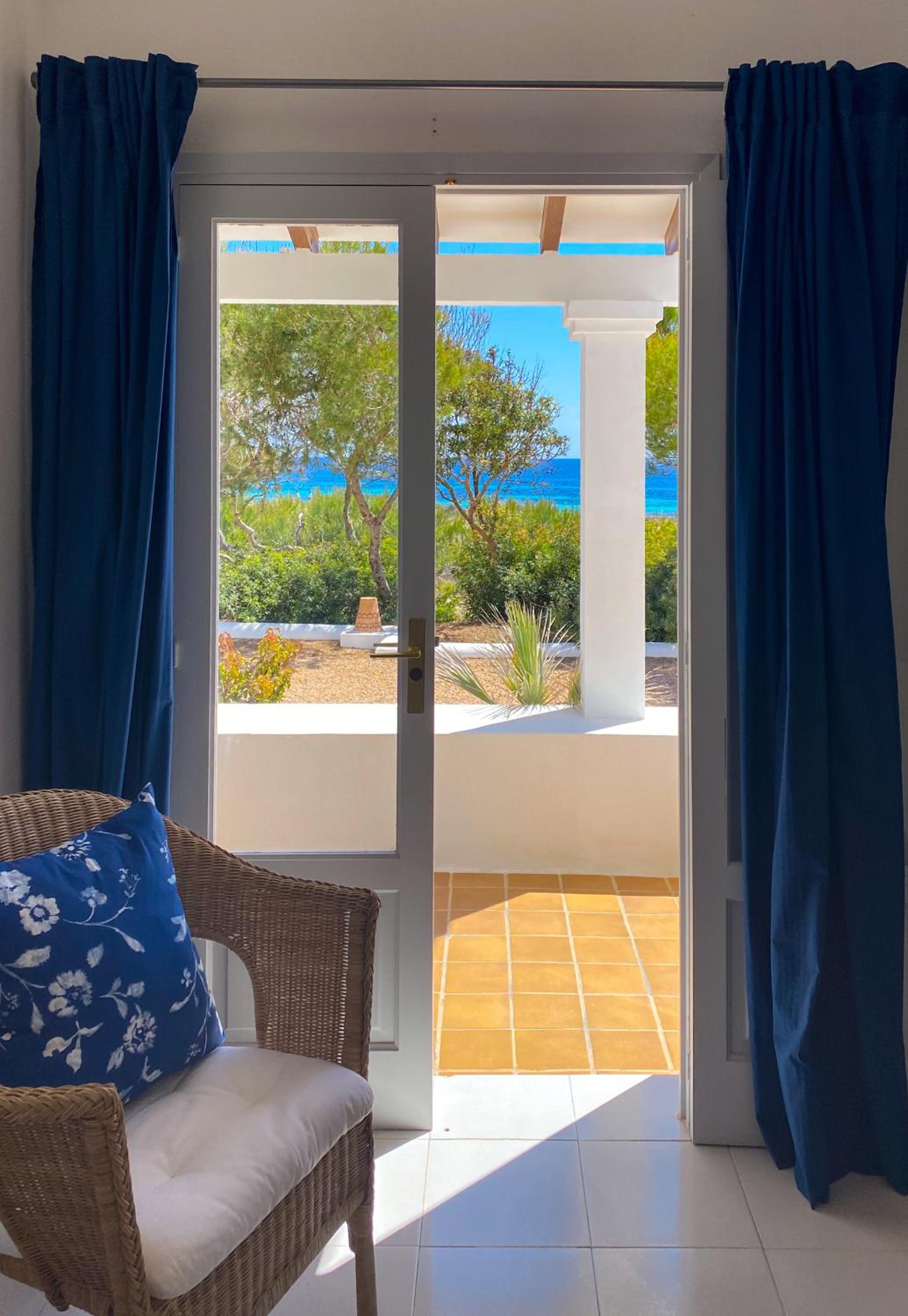 Apartment with Sea View - Photo 2
