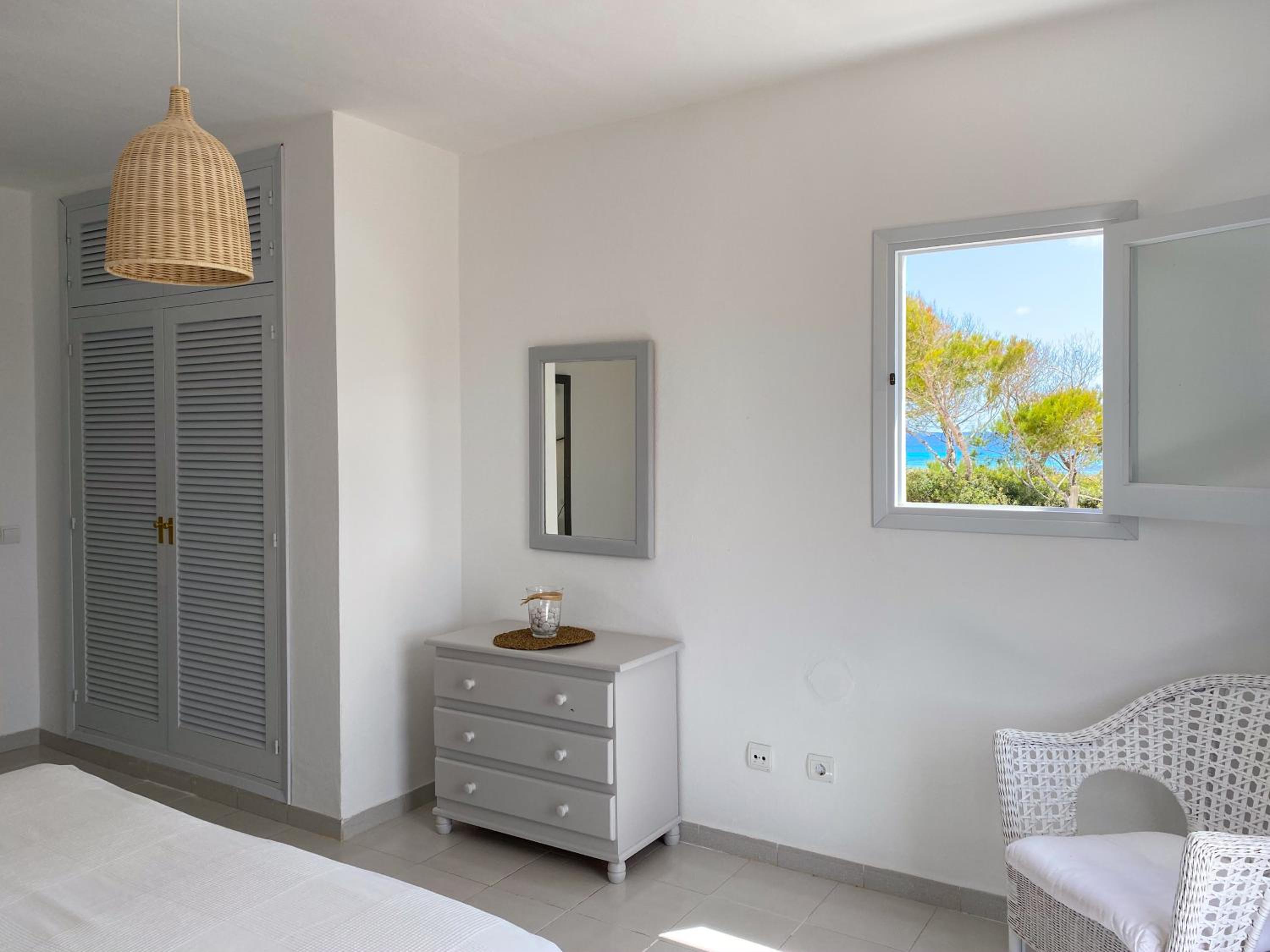 Deluxe Bungalow with Sea View - Photo 20