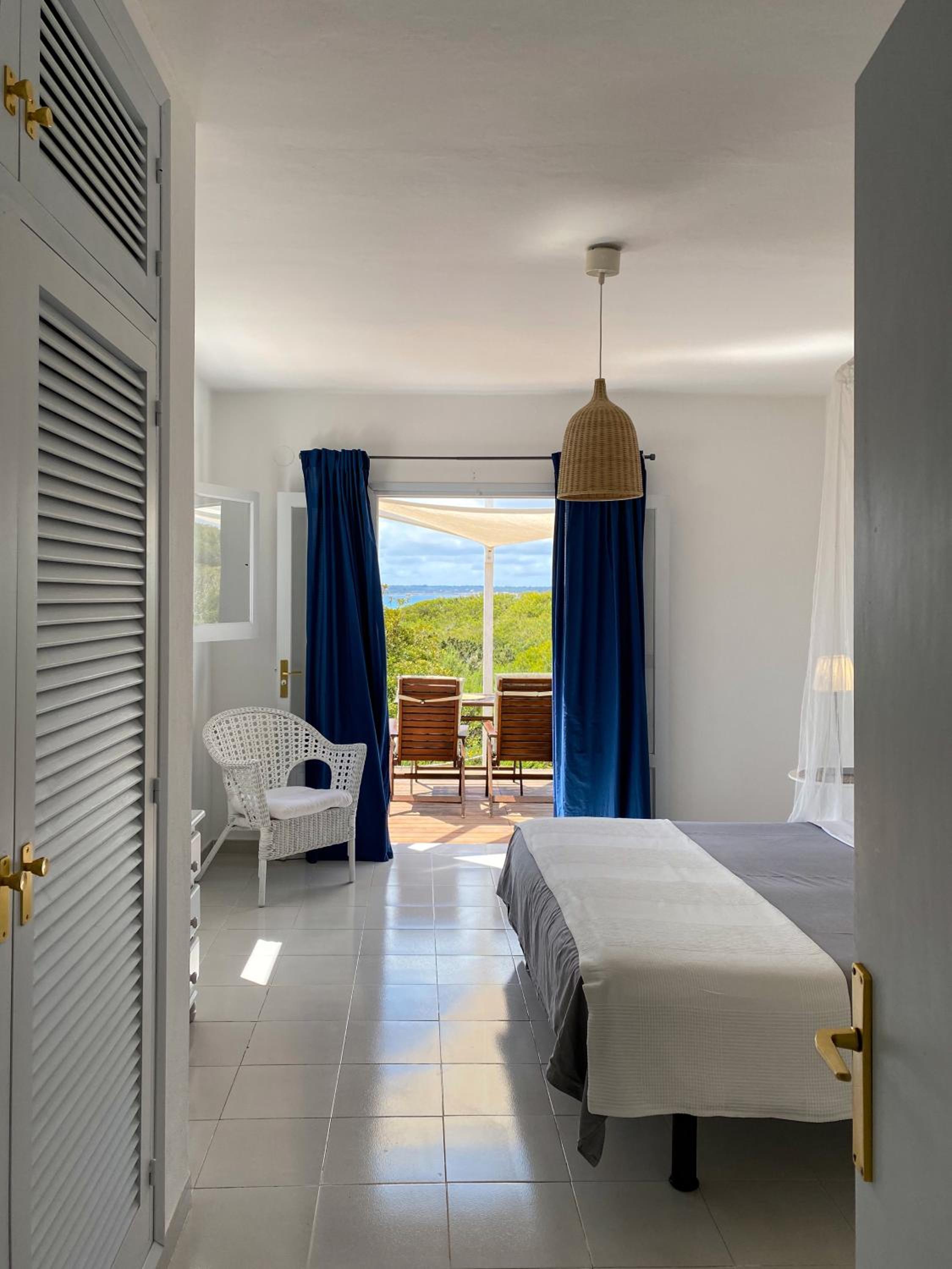 Deluxe Bungalow with Sea View - Photo 12