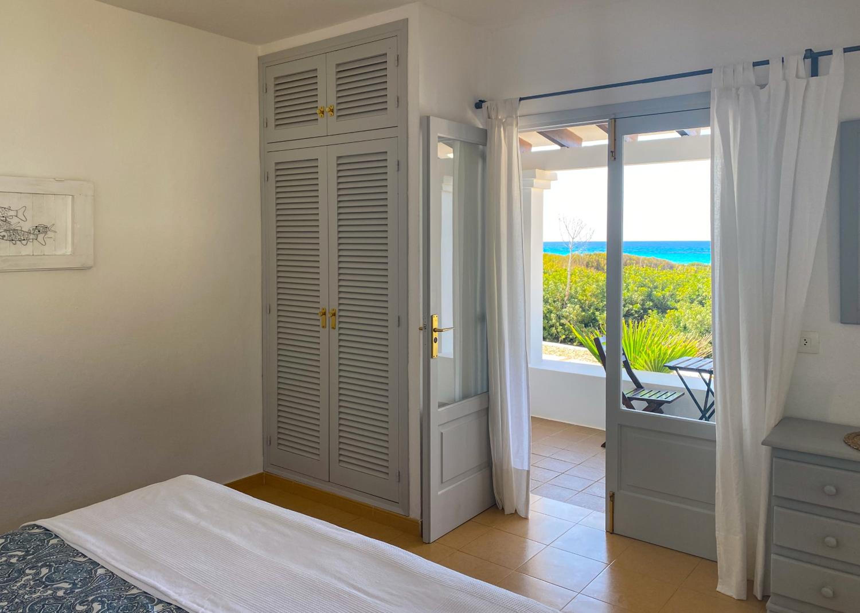 Deluxe Bungalow with Sea View - Photo 10