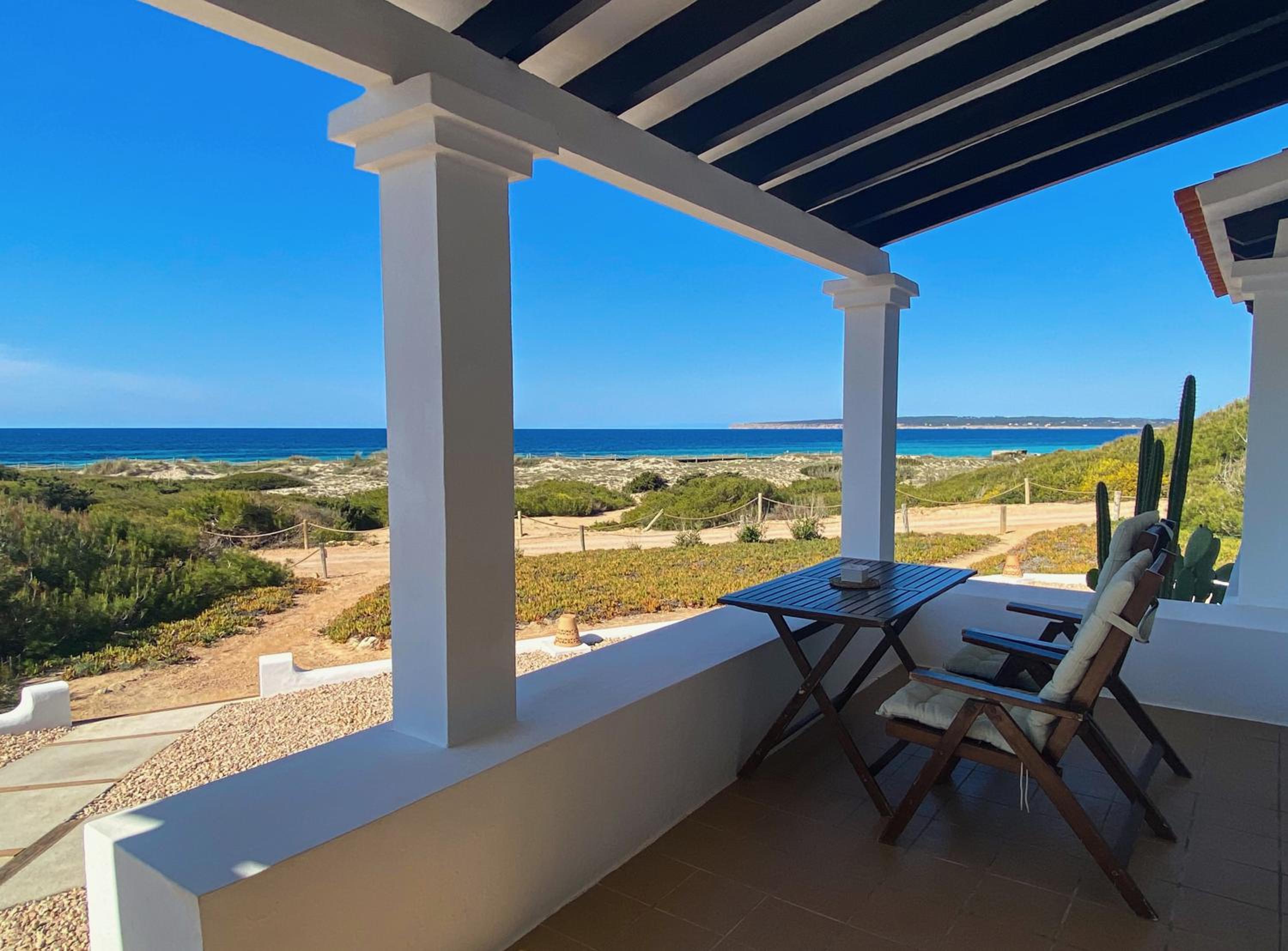 Deluxe Bungalow with Sea View - Photo 11