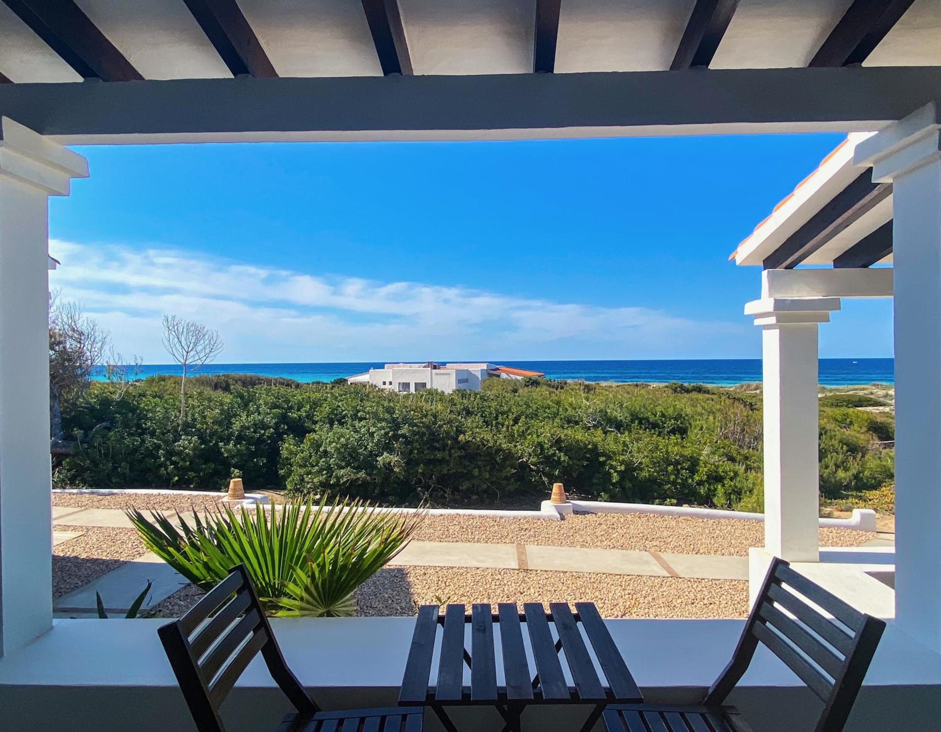 Deluxe Bungalow with Sea View - Photo 2