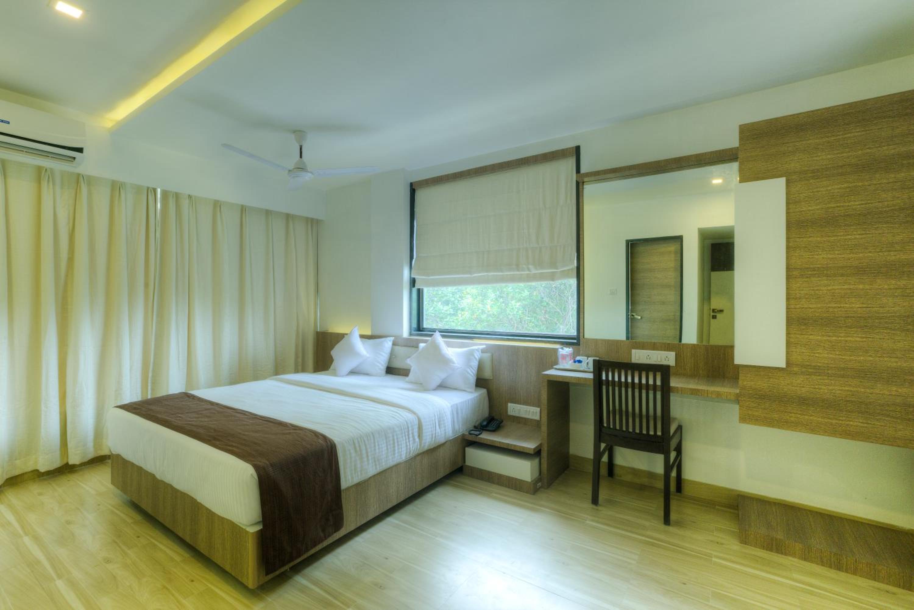 Deluxe Double Room photo 3