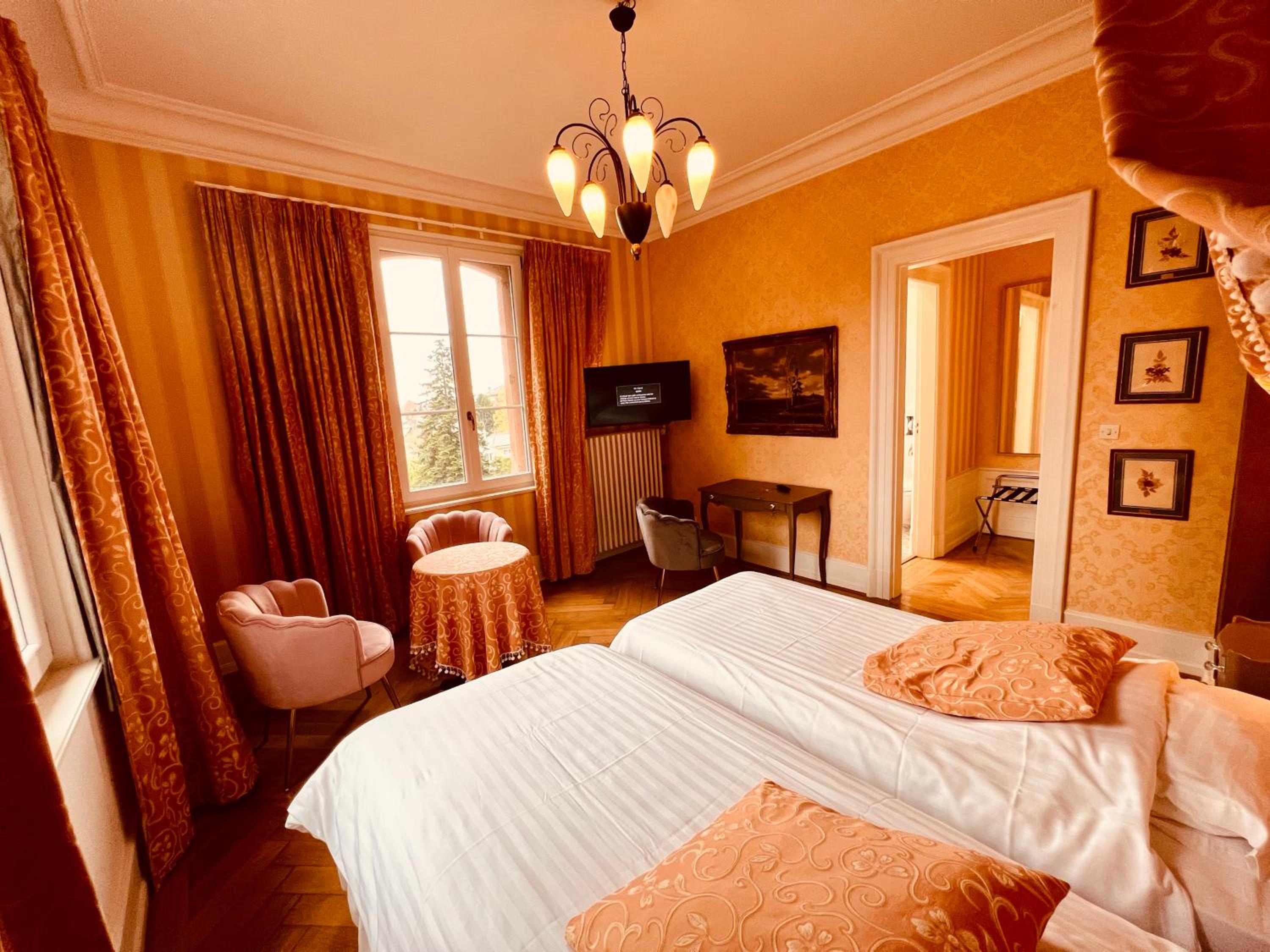 Superior Romantic Double or Twin Room - Photo 6
