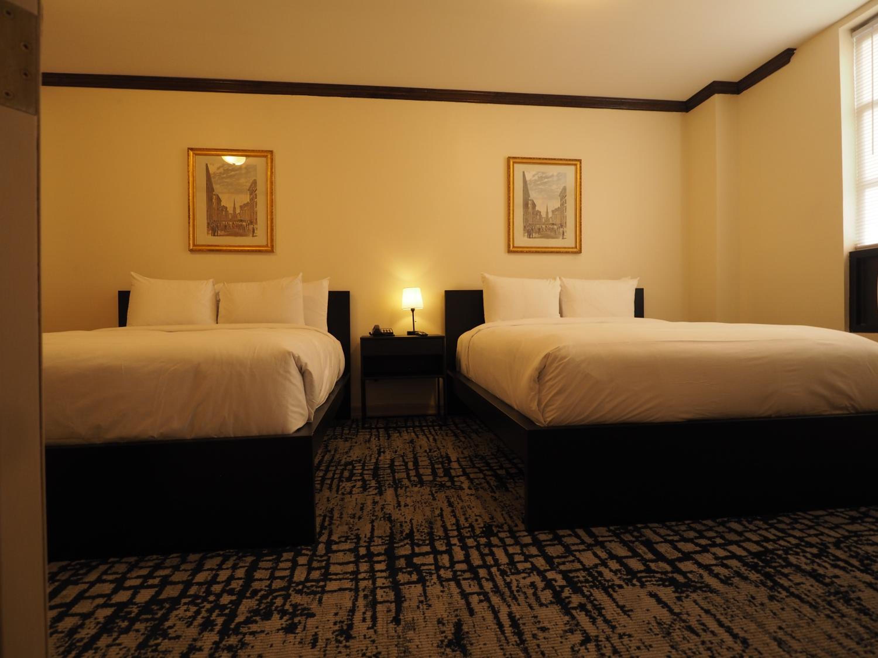Gold, 2 Full Beds photo 2