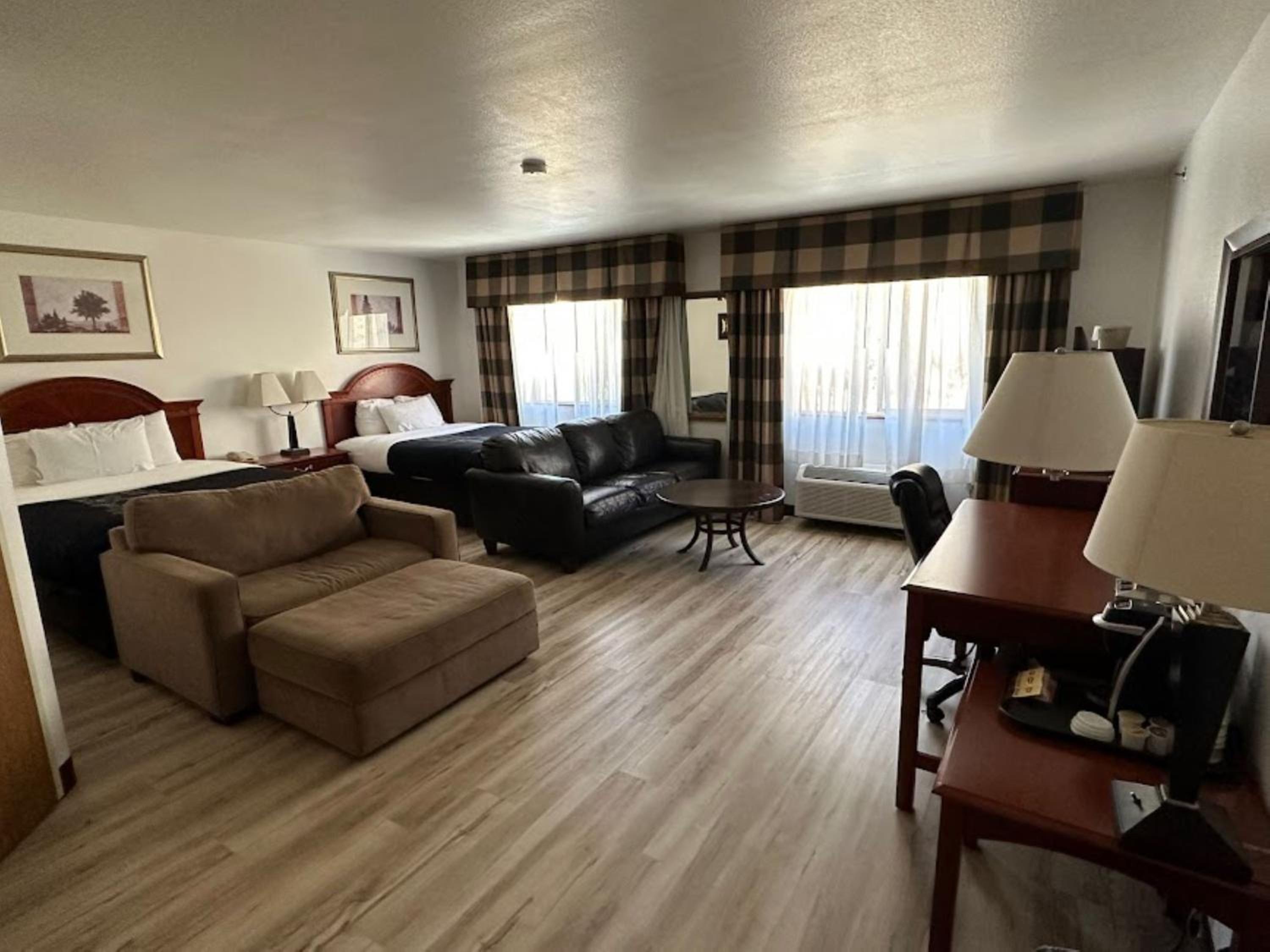Studio Suite with Two Queen Beds - Non-Smoking - Photo 2