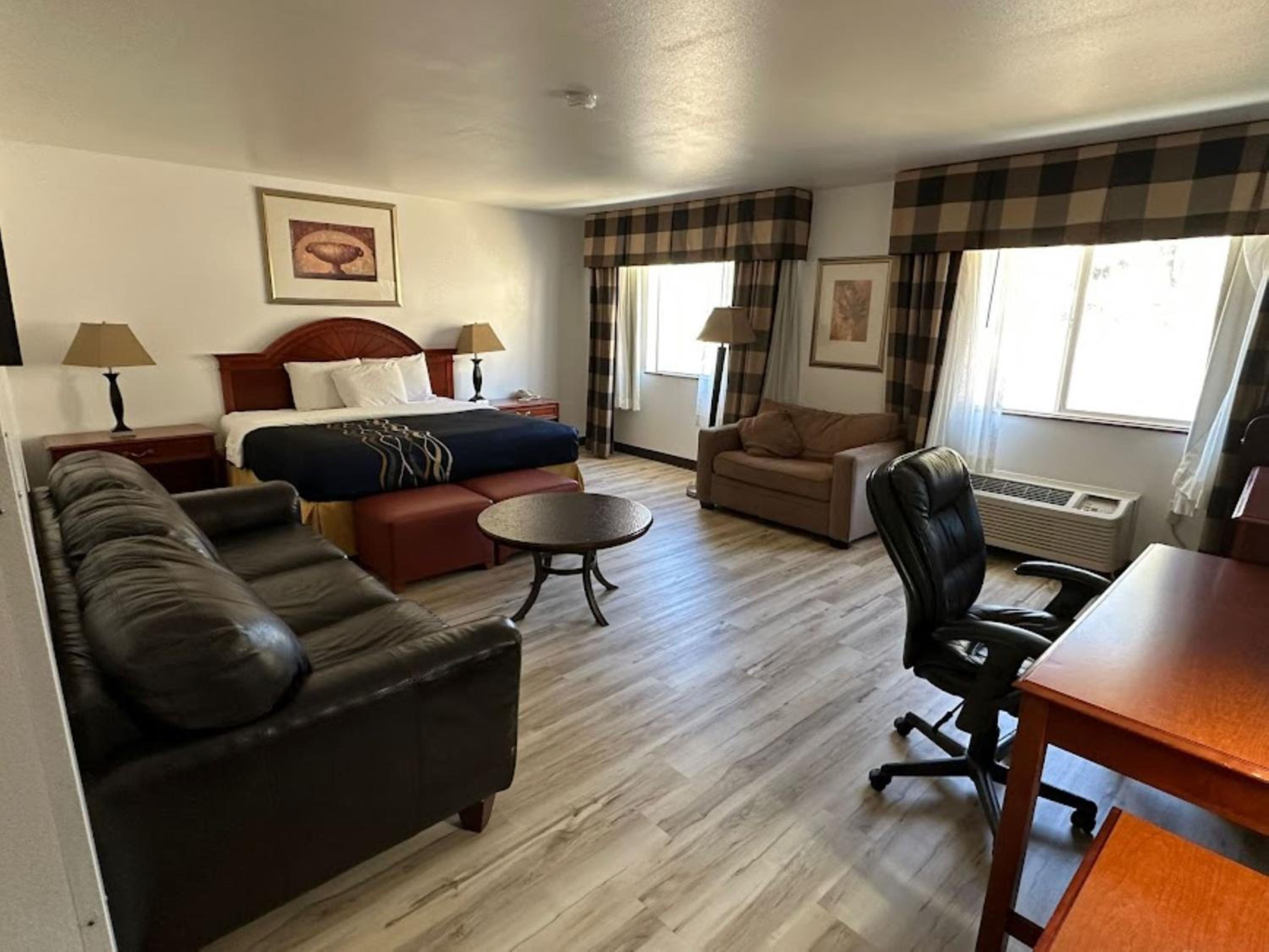 King Studio Suite - Non-Smoking - Photo 6