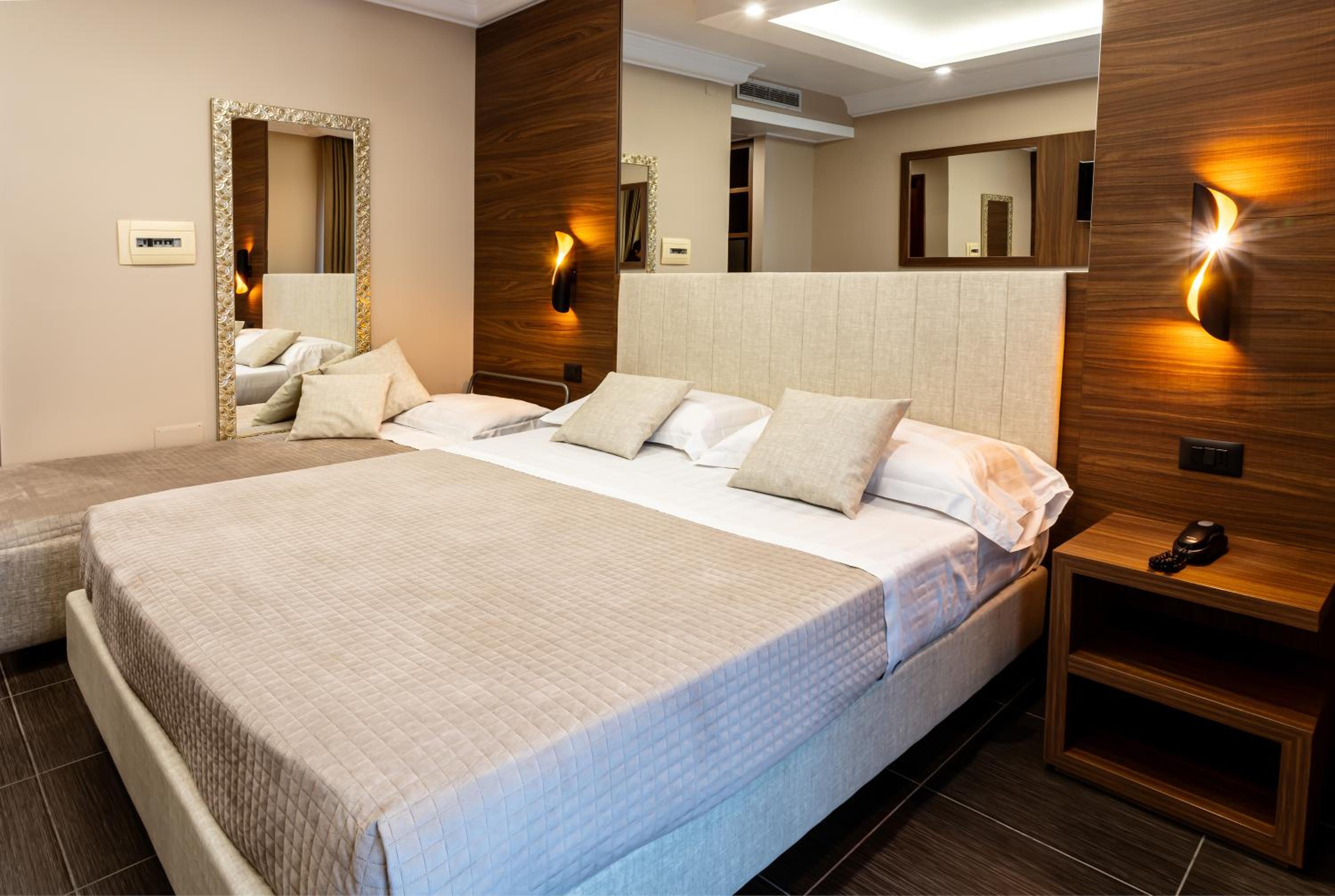 Deluxe Quadruple Room photo 3