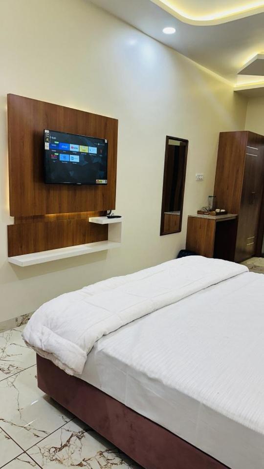 Superior King Room photo 1