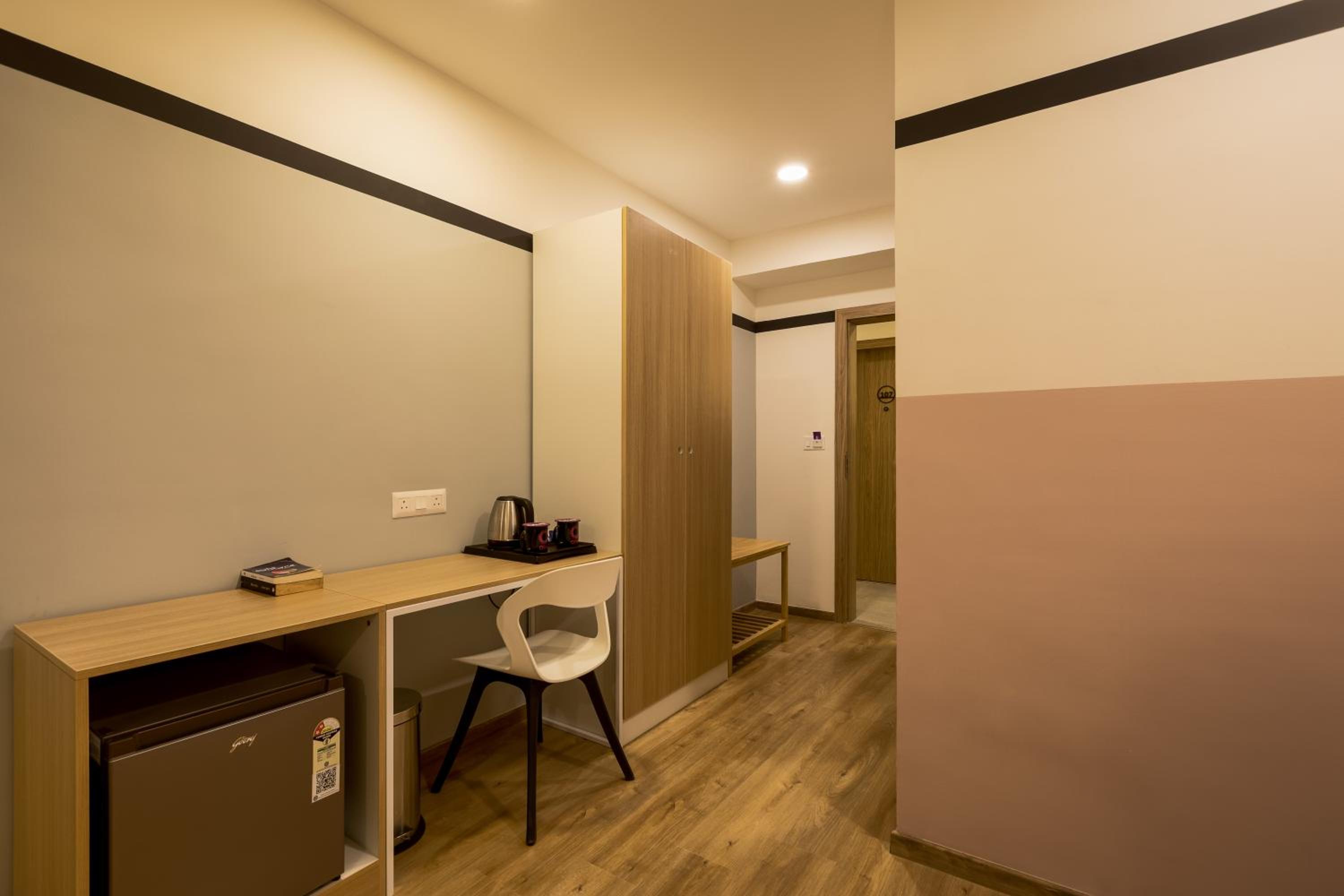 Standard Double Room - Photo 3