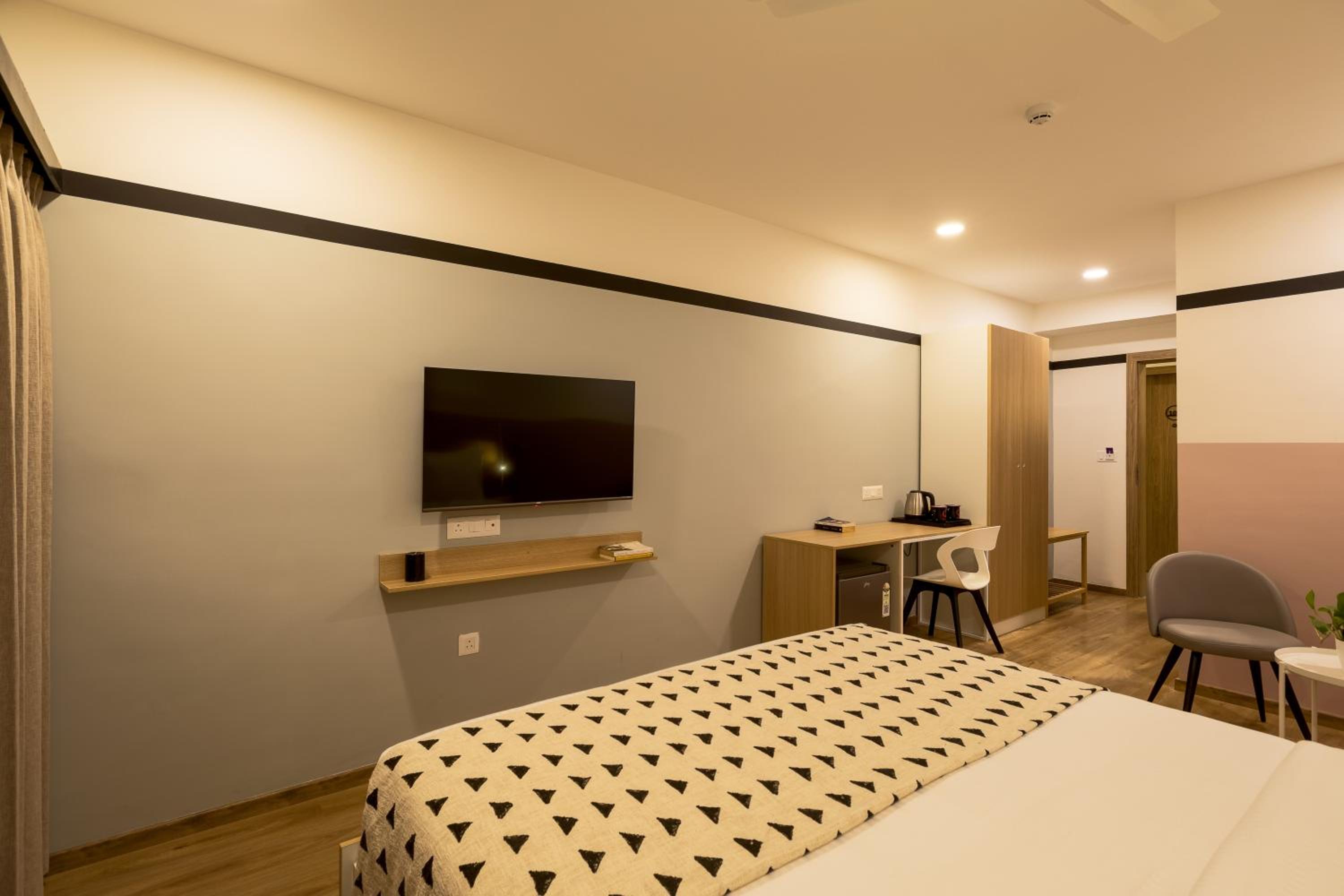 Standard Double Room - Photo 5