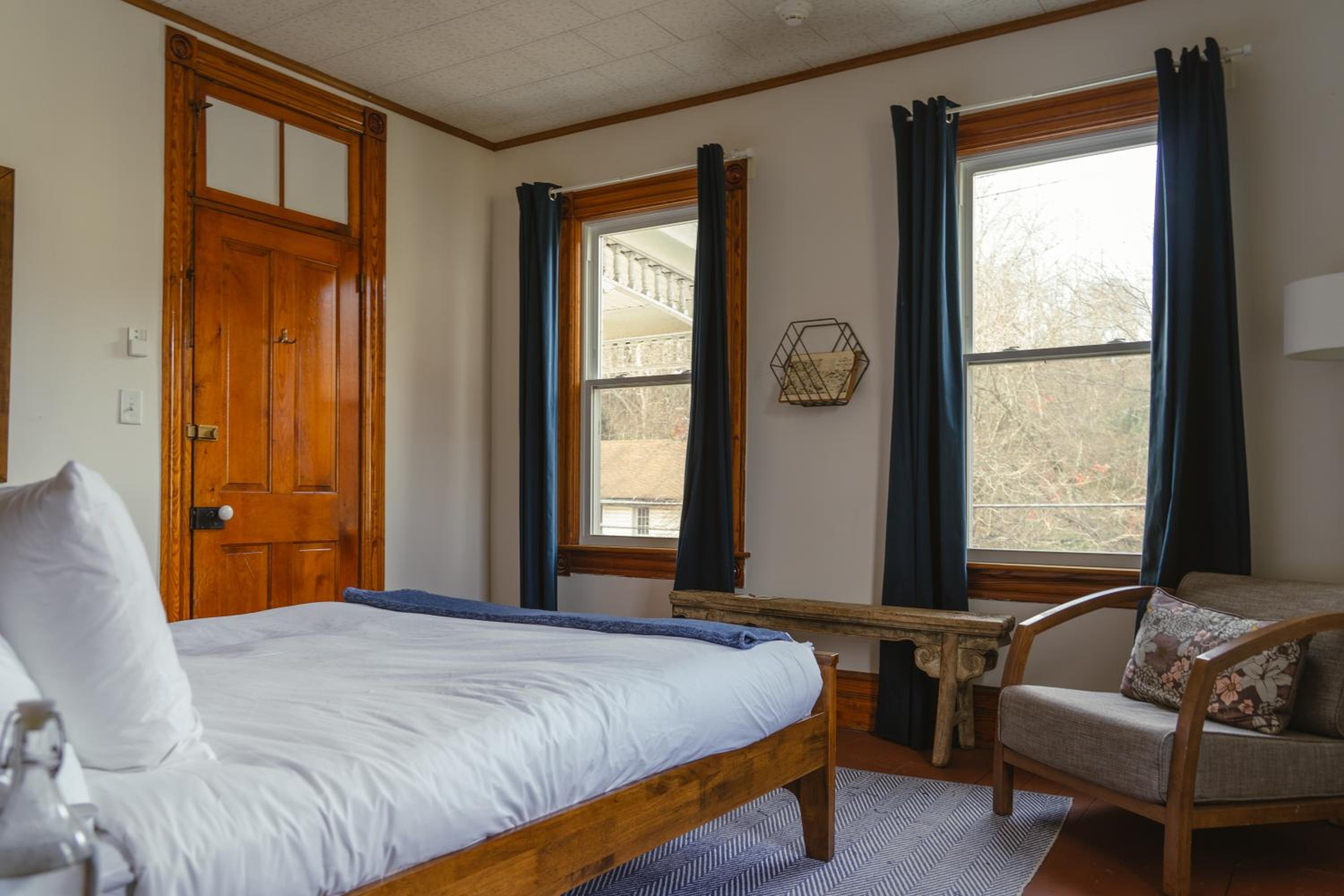Double Room with Private External Bathroom - Photo 4