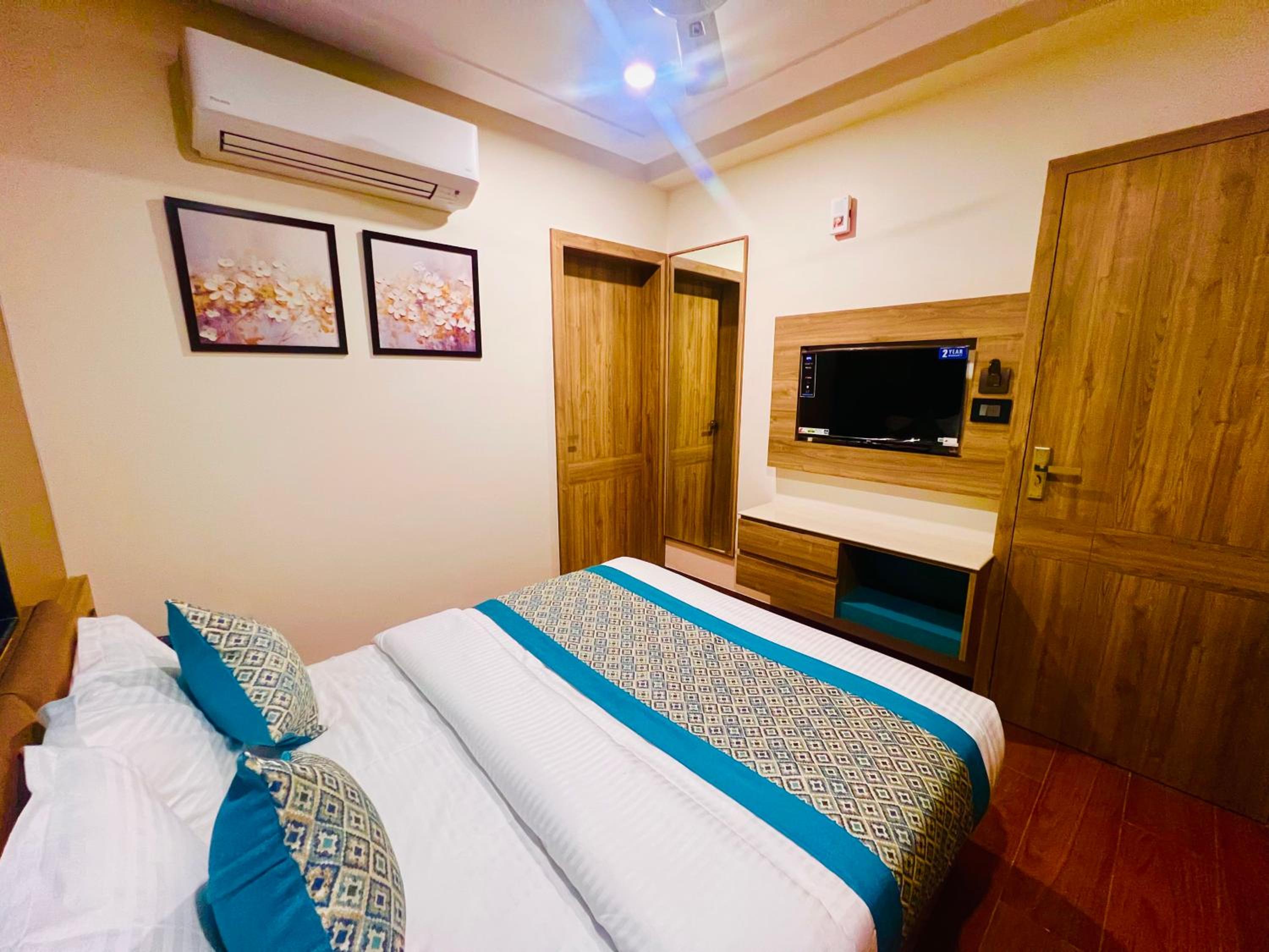 Deluxe King Room