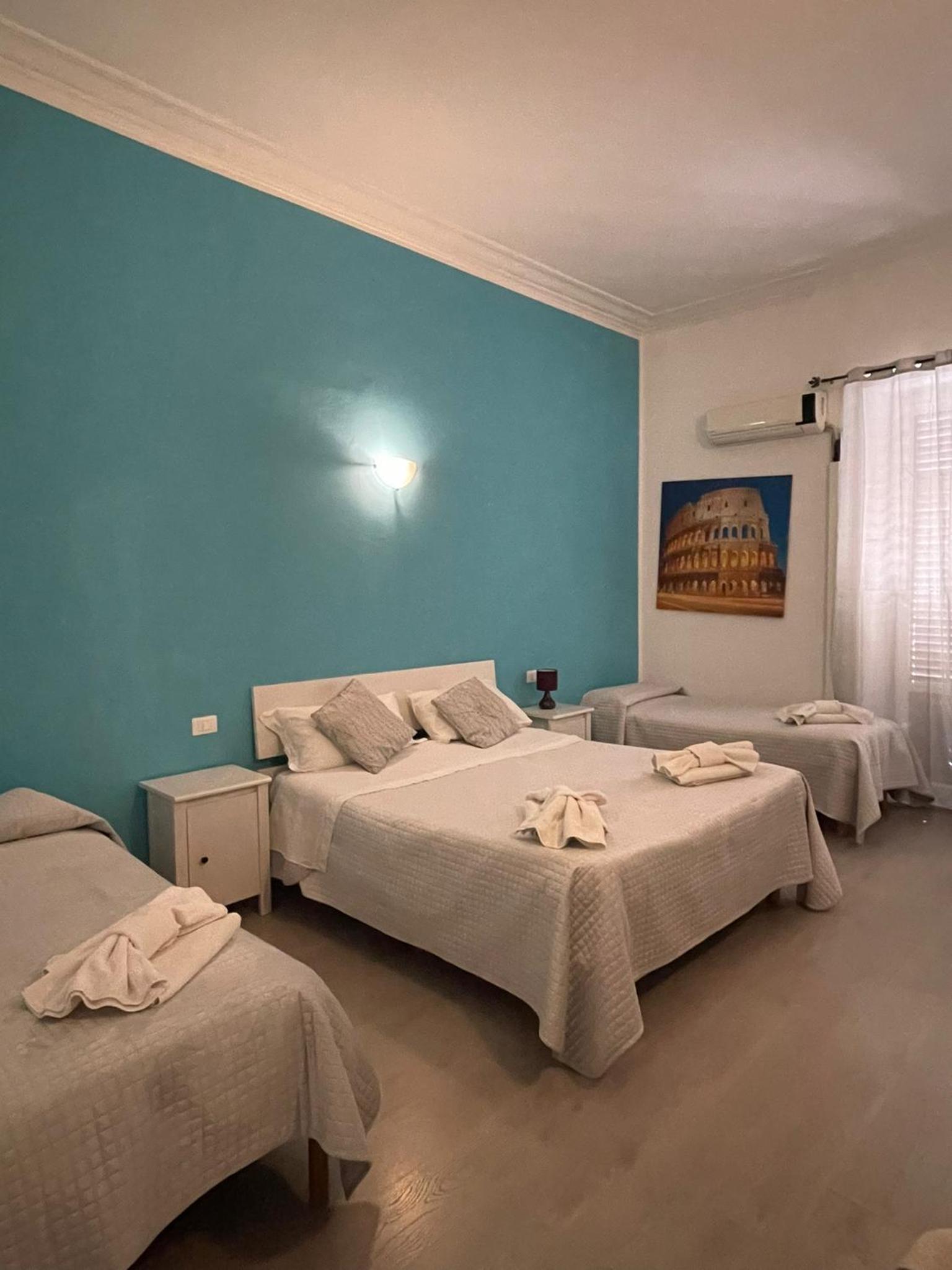Quadruple Room - Photo 1