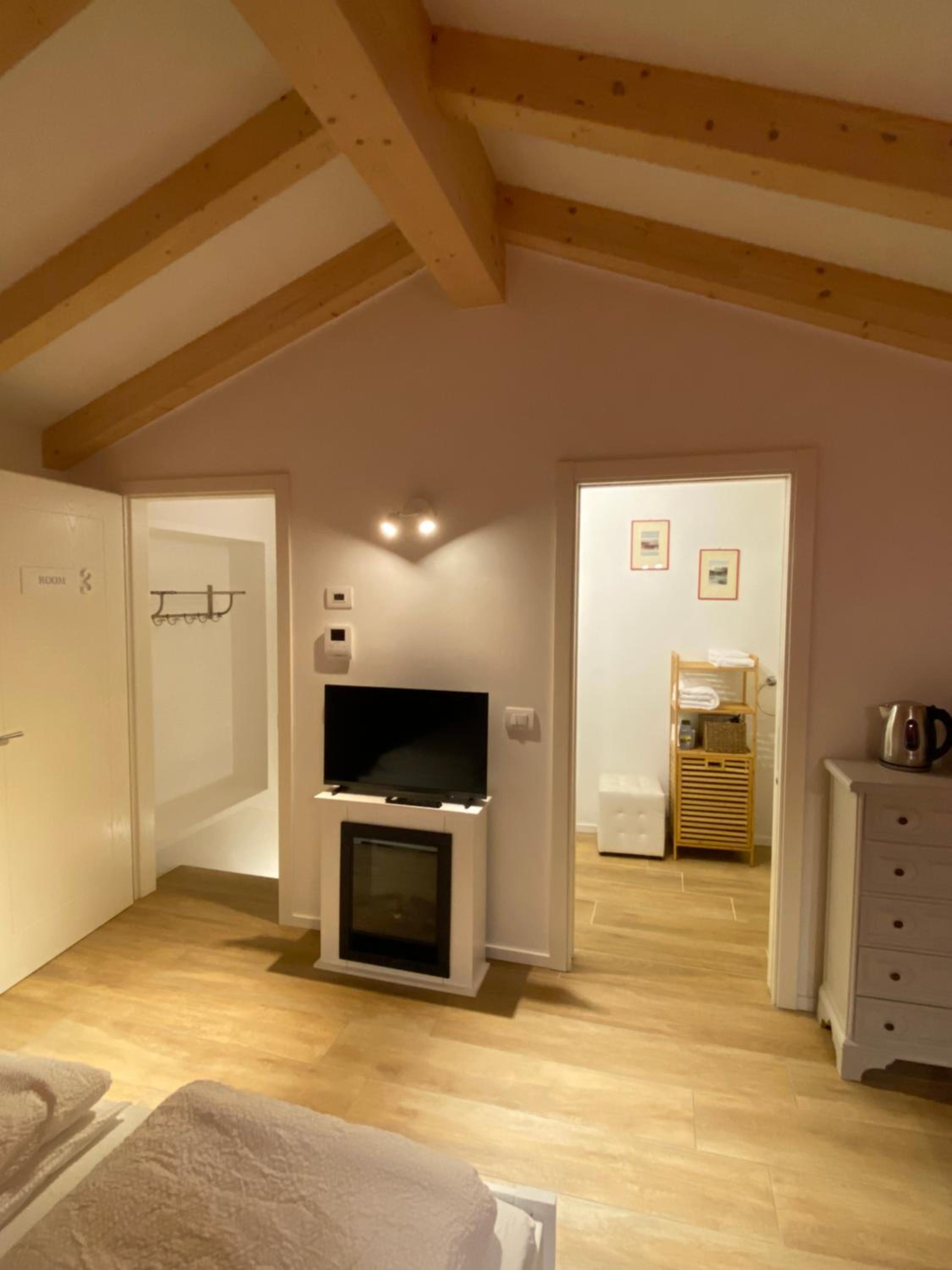 Deluxe Triple Room photo 2