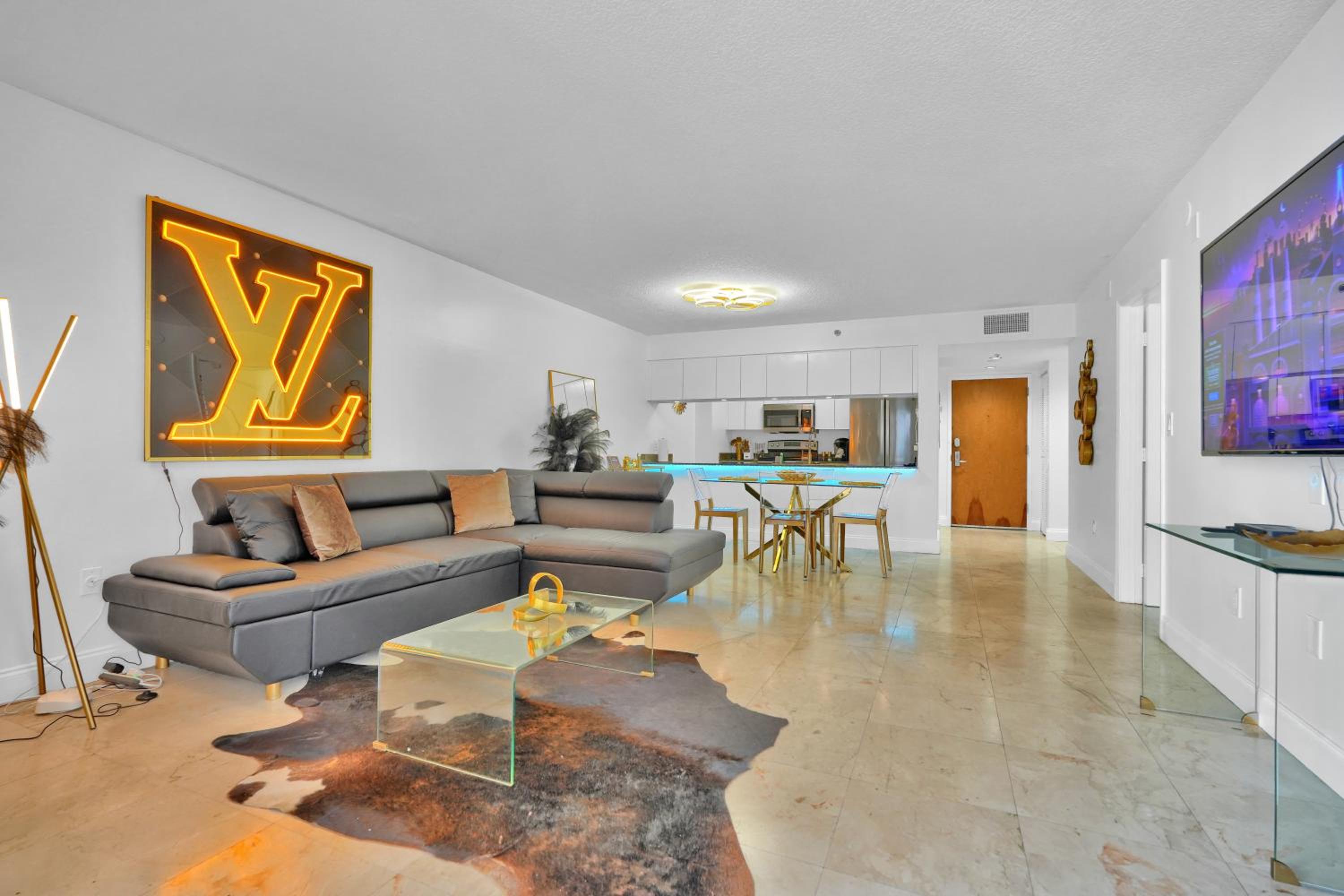 Apartment photo 1
