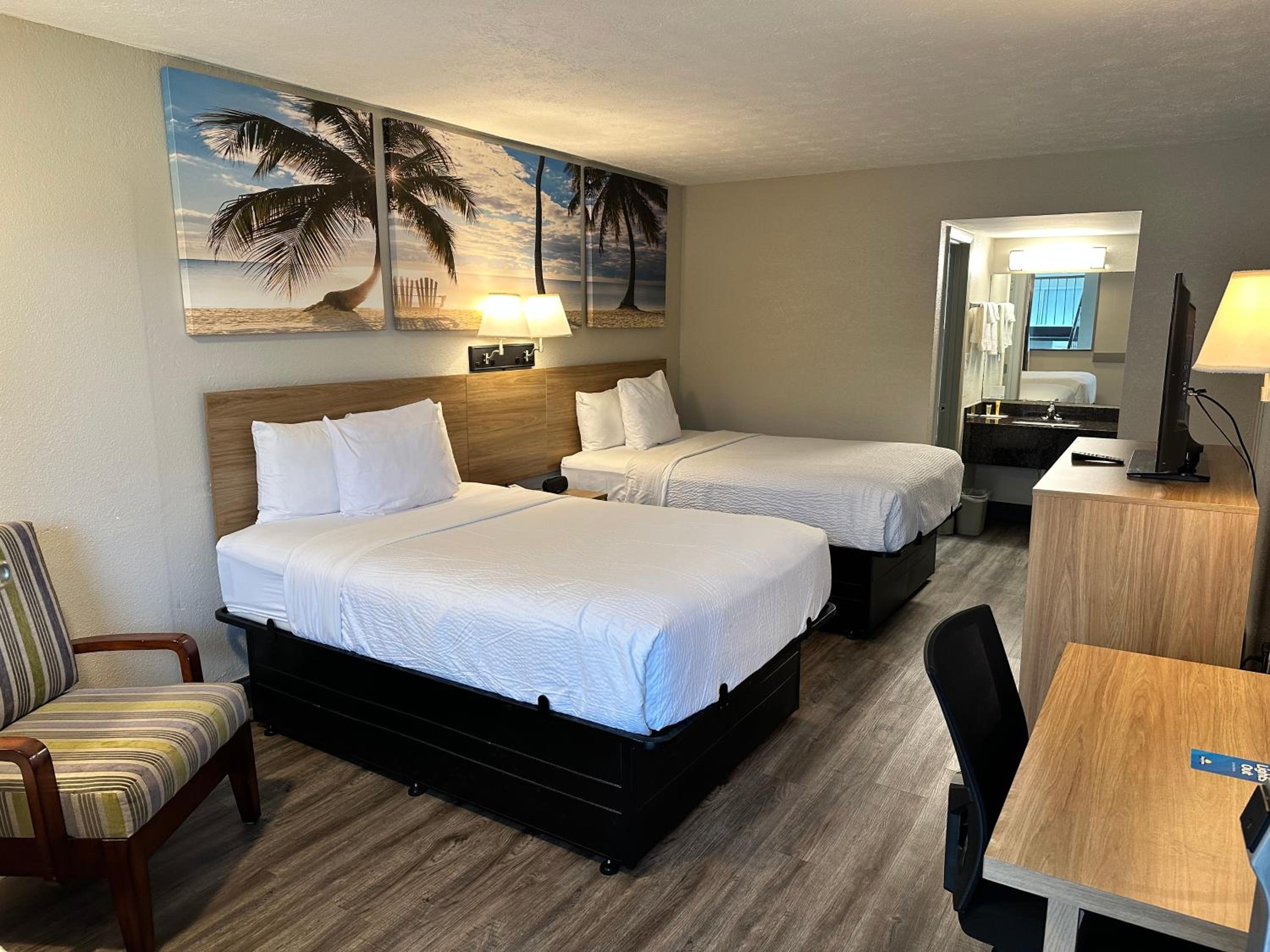 Double Room with Two Double Beds - Smoking photo 2